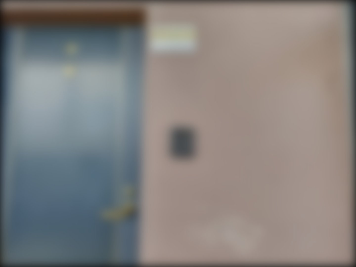 loading blurry tour image