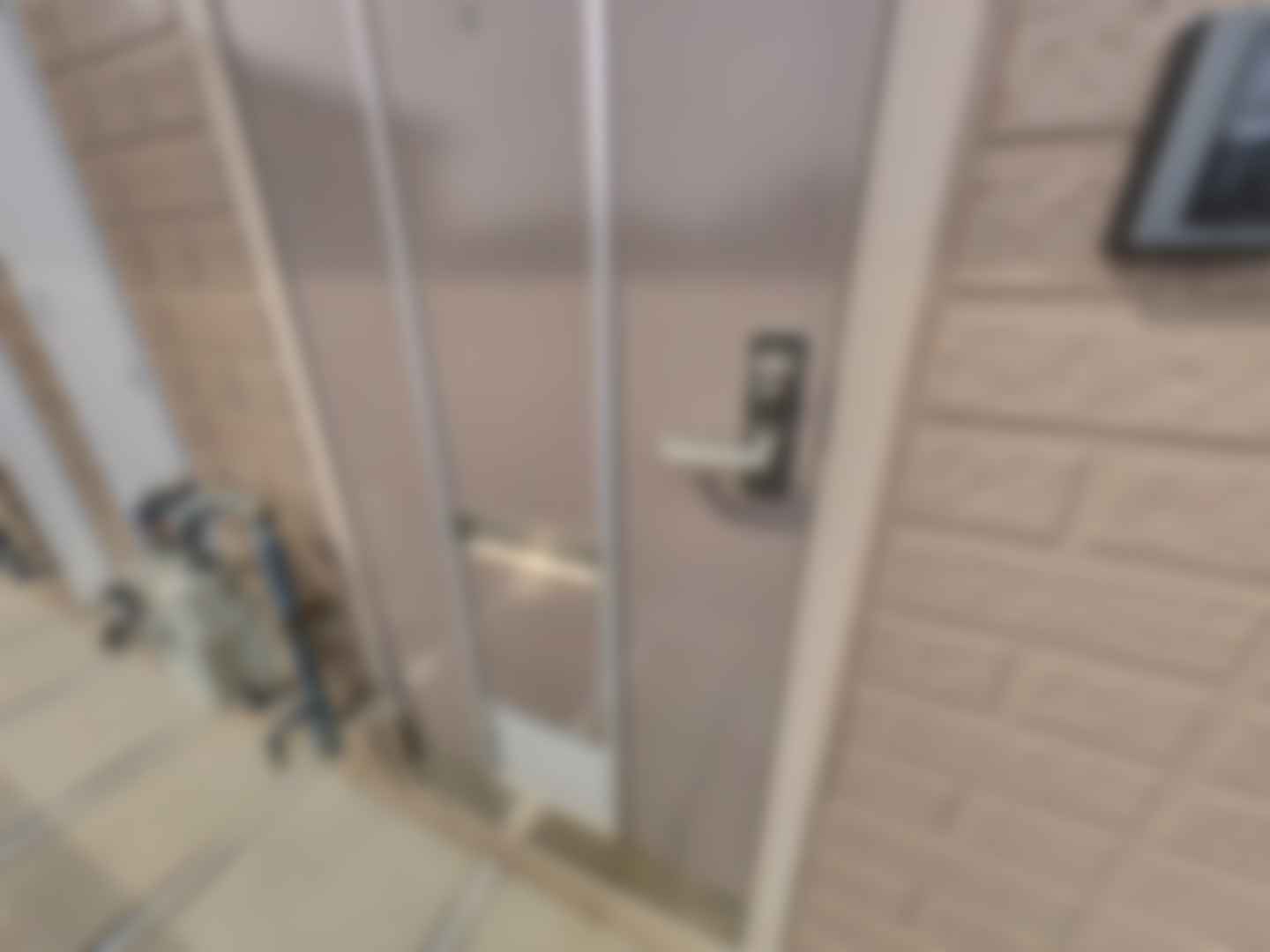 loading blurry tour image