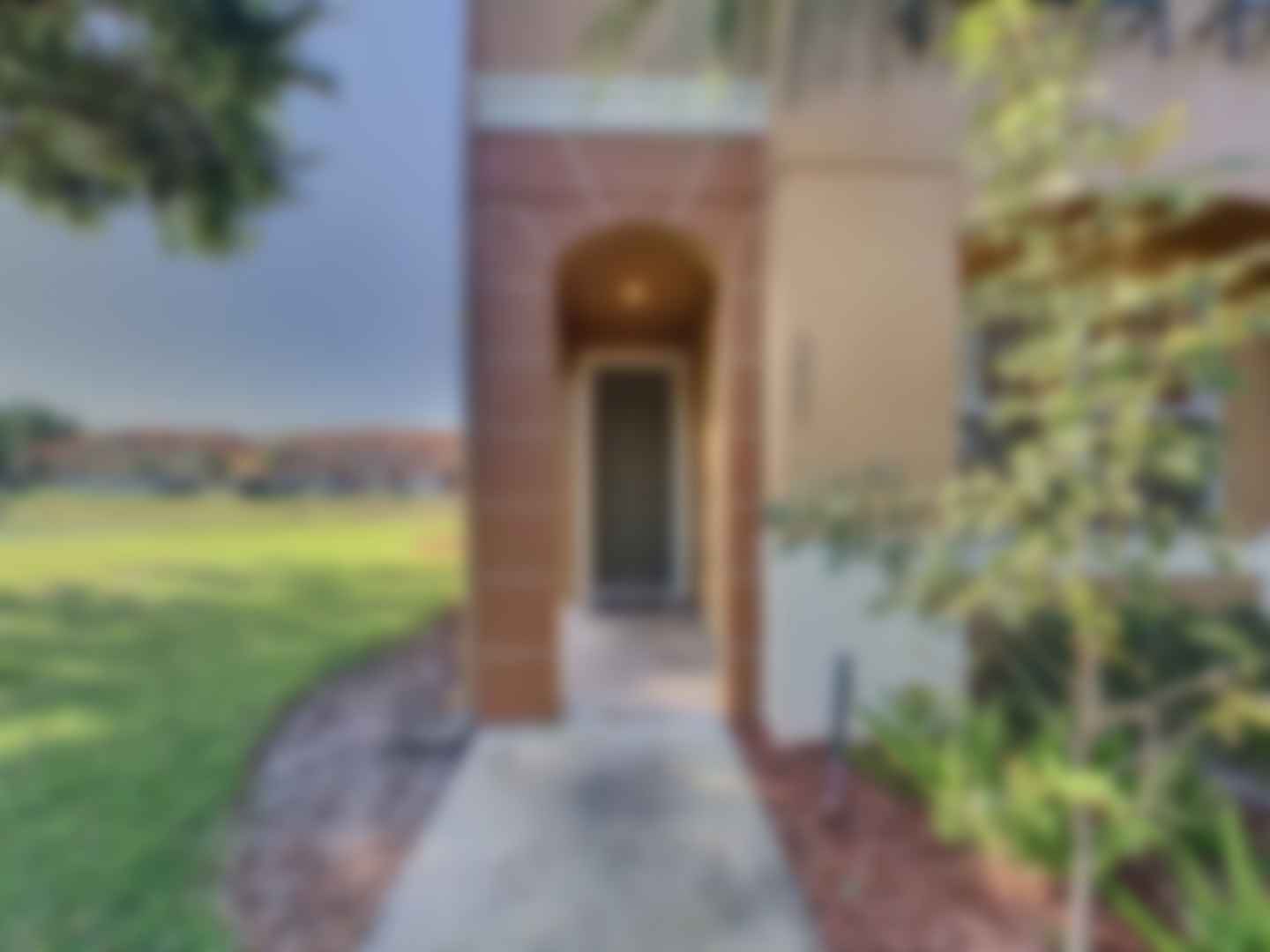 loading blurry tour image