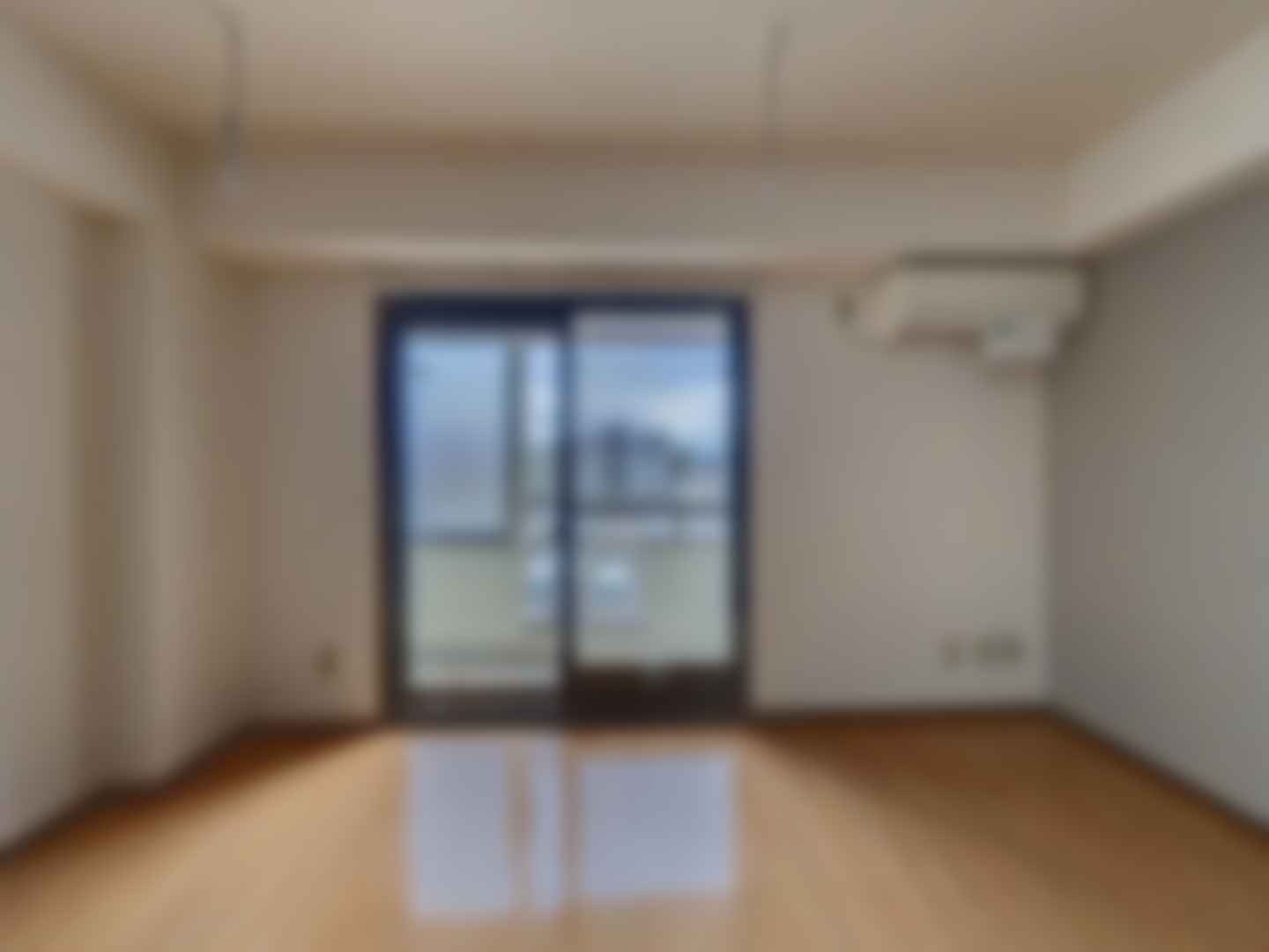 loading blurry tour image