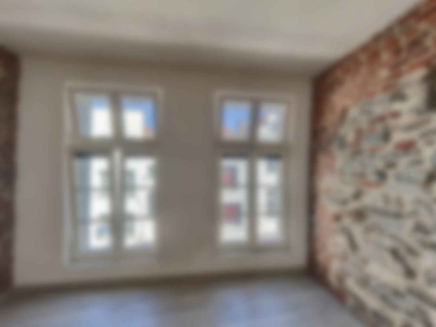 loading blurry tour image