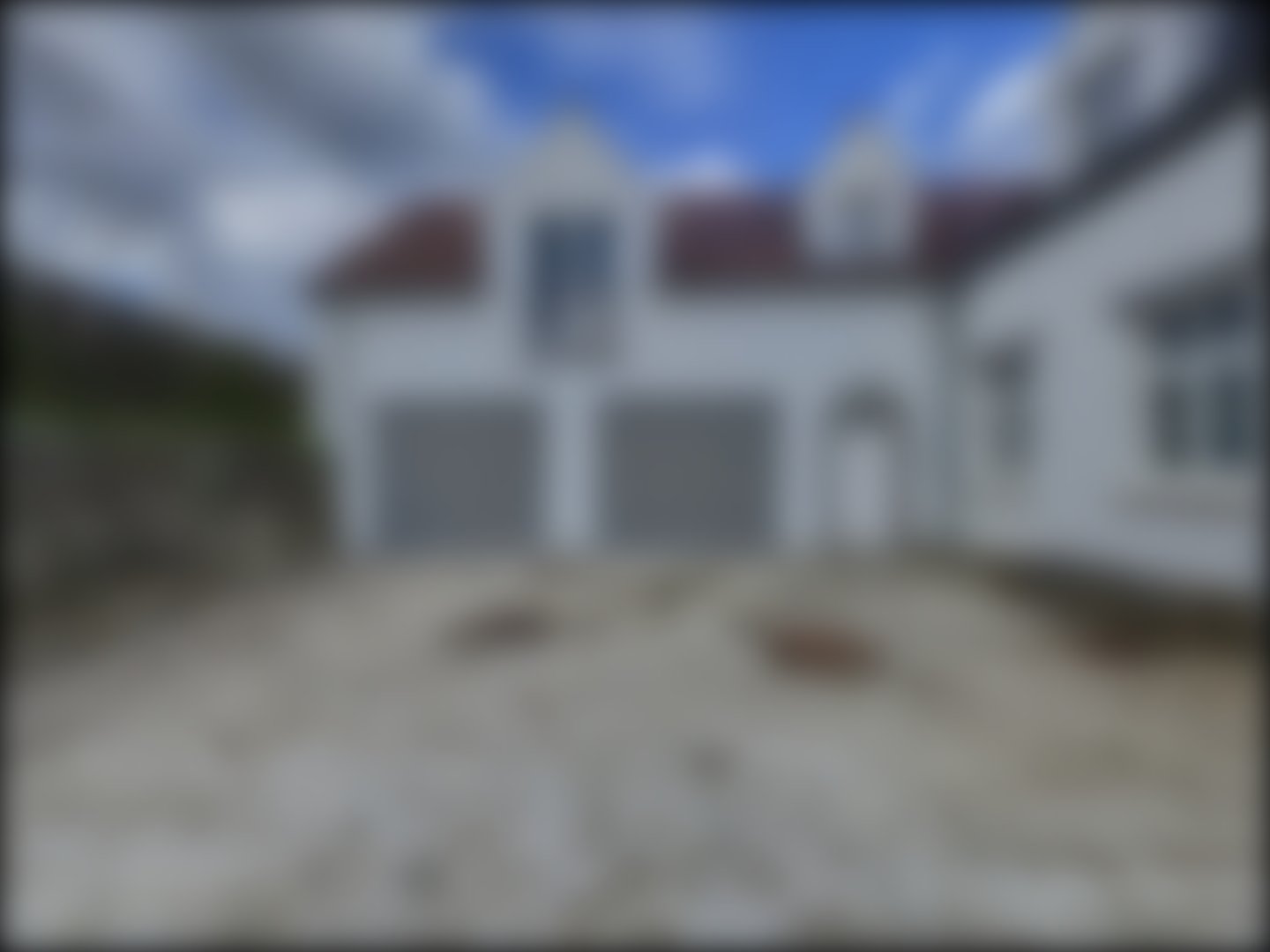 loading blurry tour image