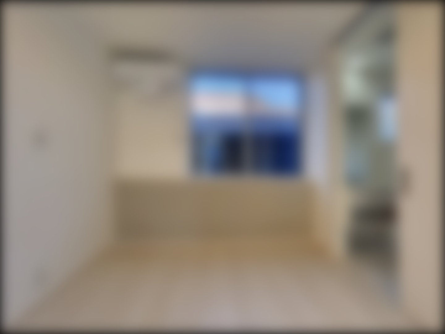 loading blurry tour image