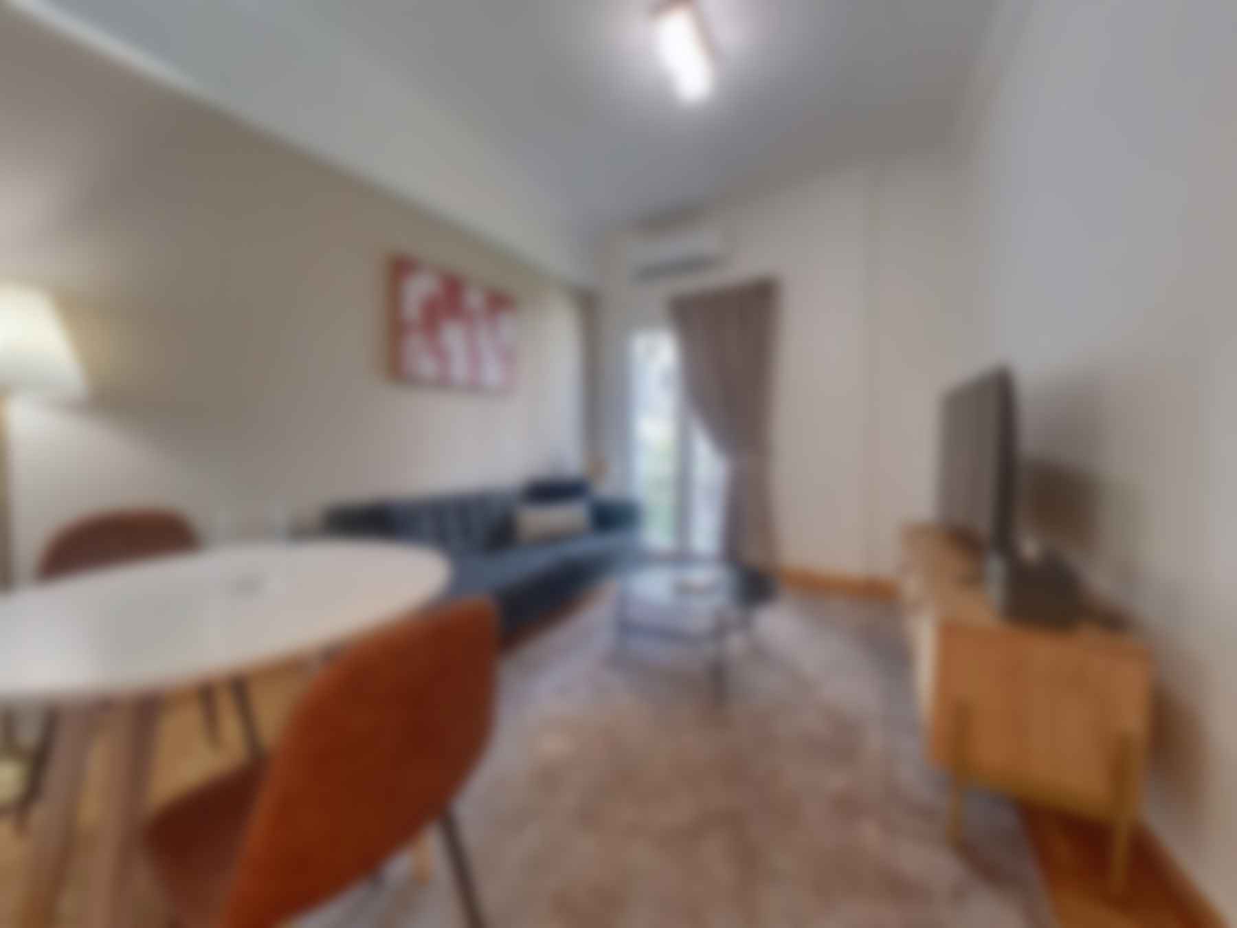 loading blurry tour image