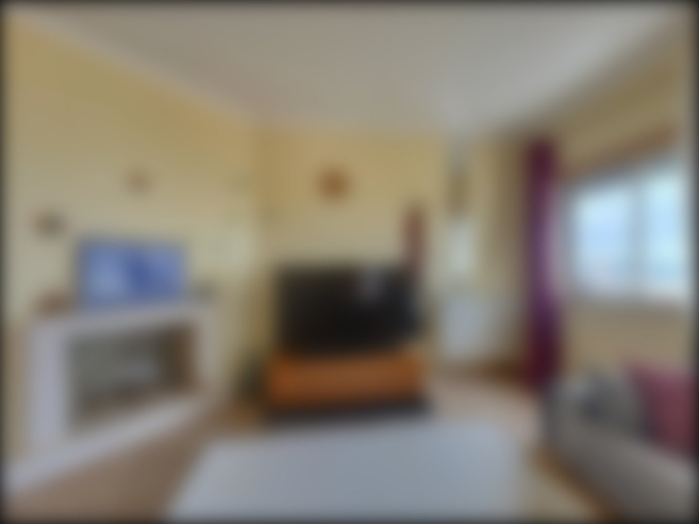 loading blurry tour image