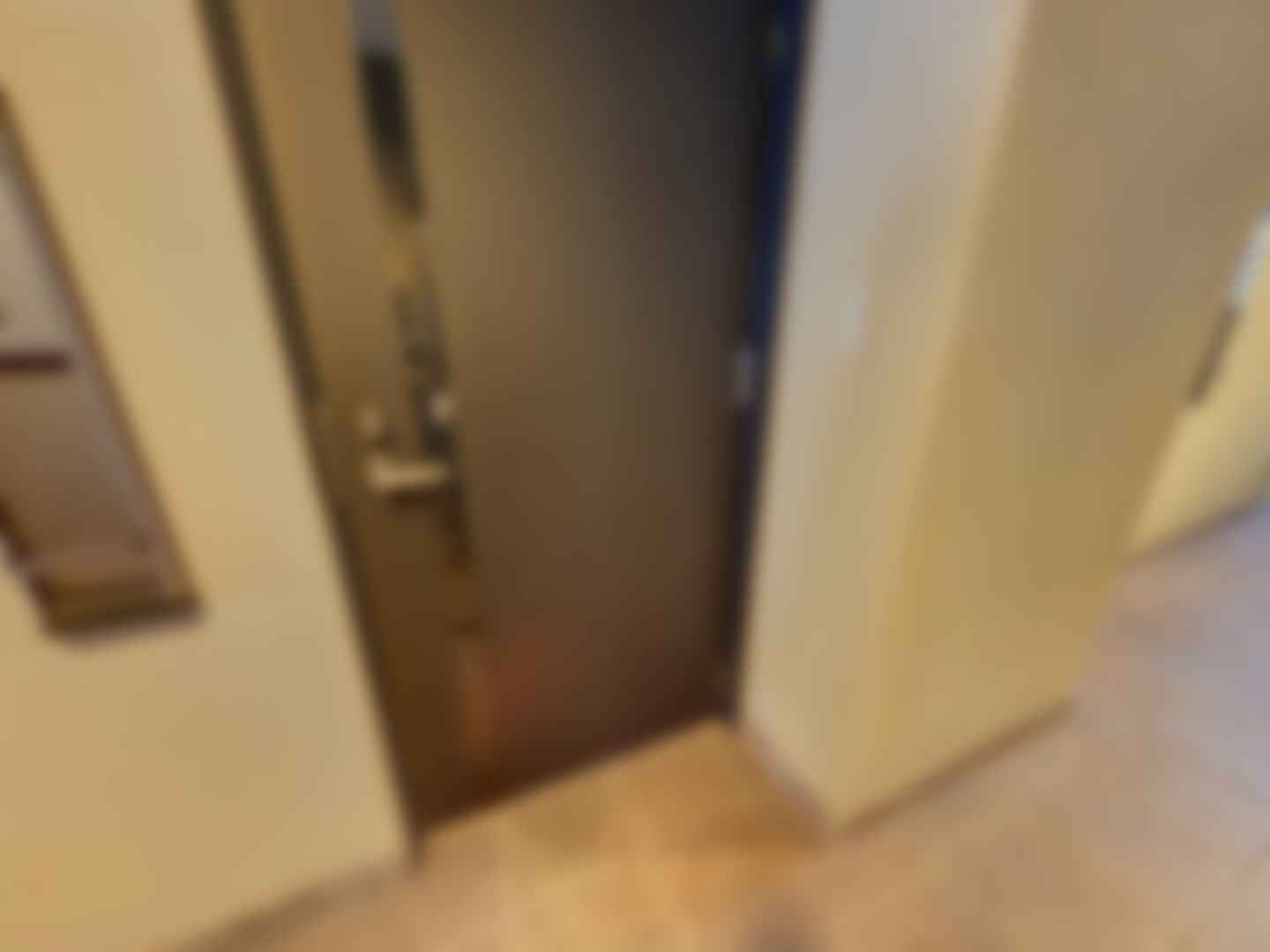 loading blurry tour image