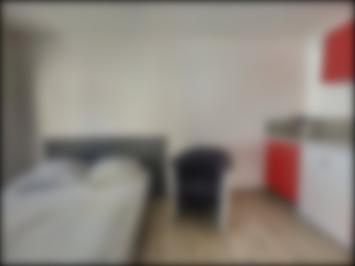 loading blurry tour image