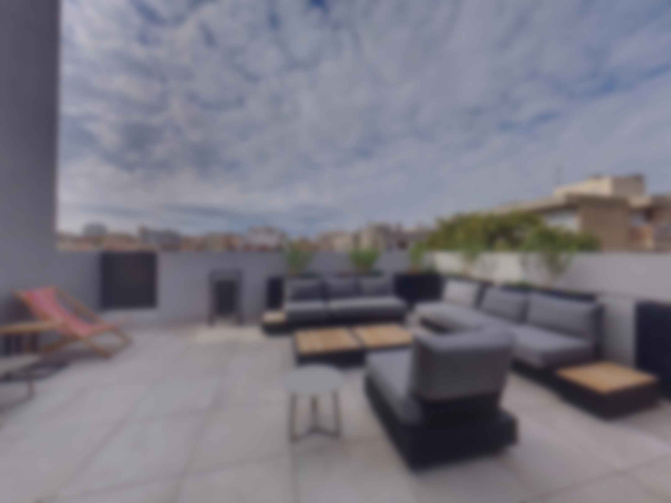 loading blurry tour image