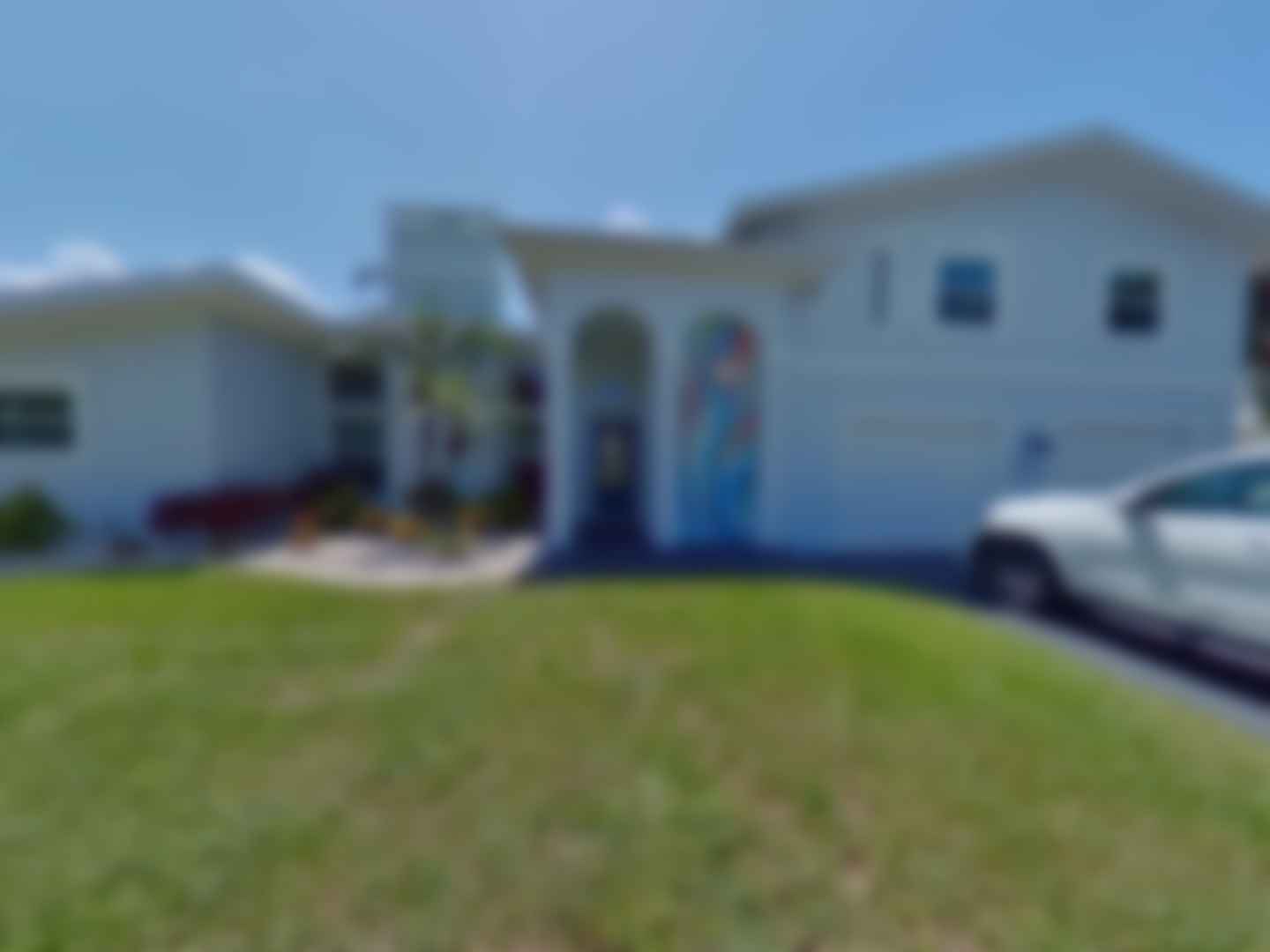 loading blurry tour image