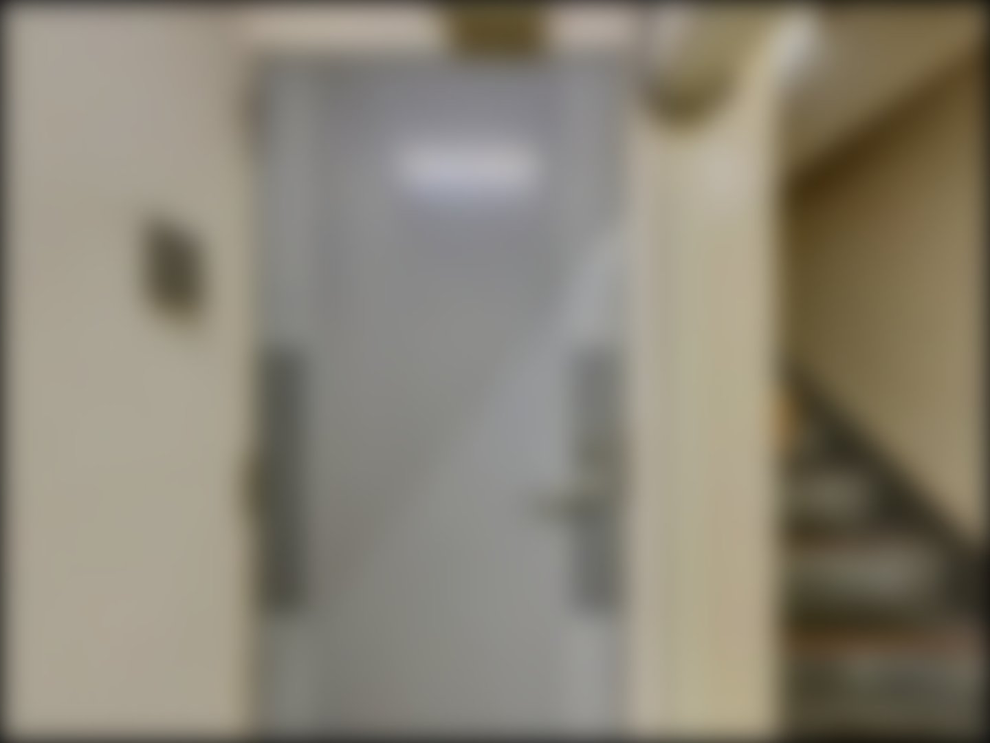 loading blurry tour image