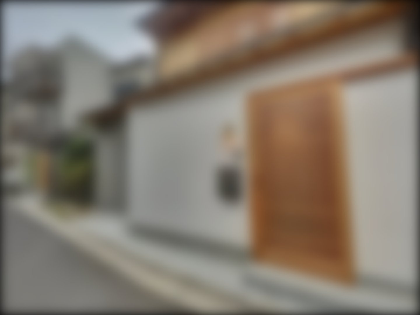 loading blurry tour image