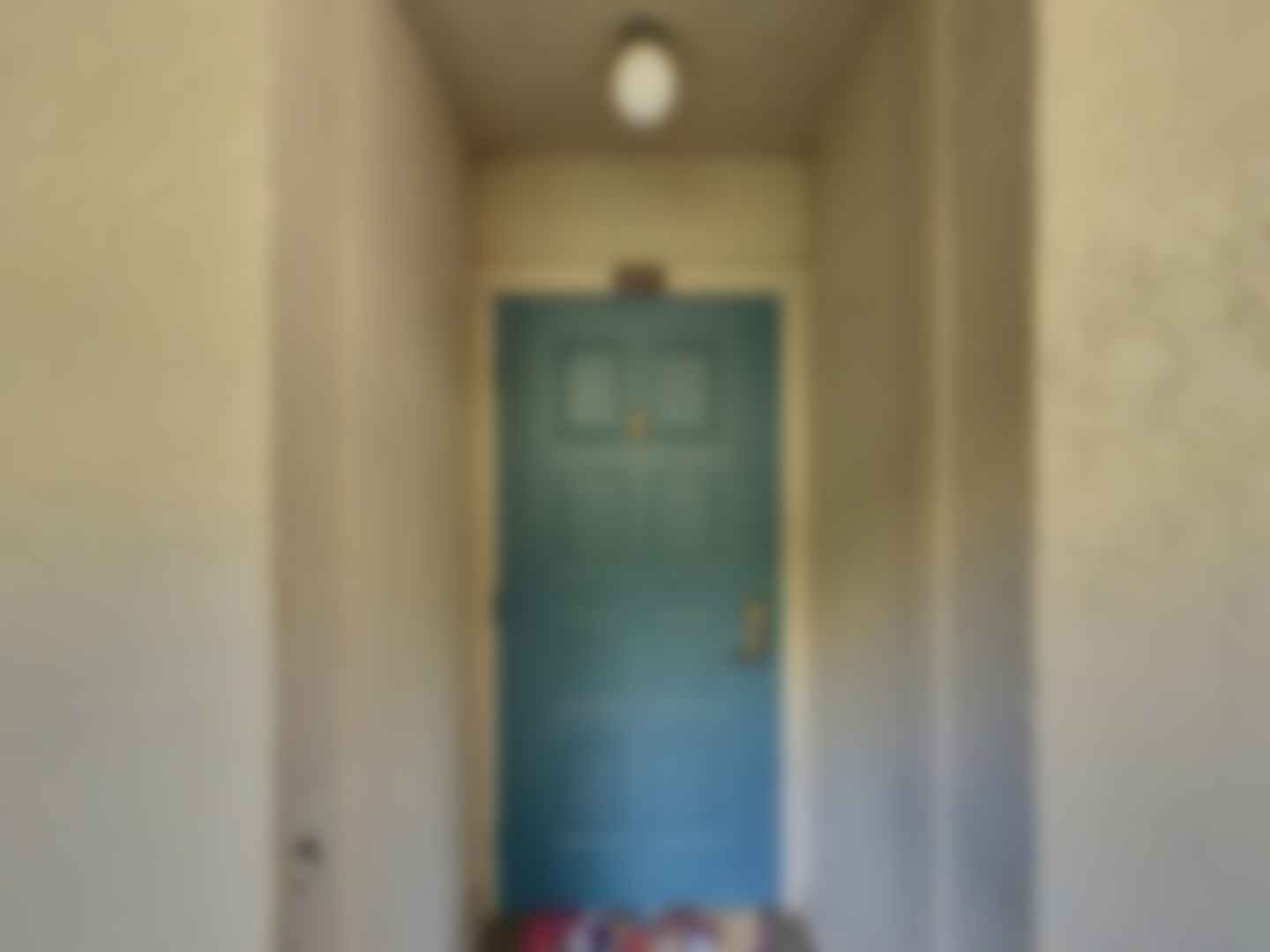 loading blurry tour image