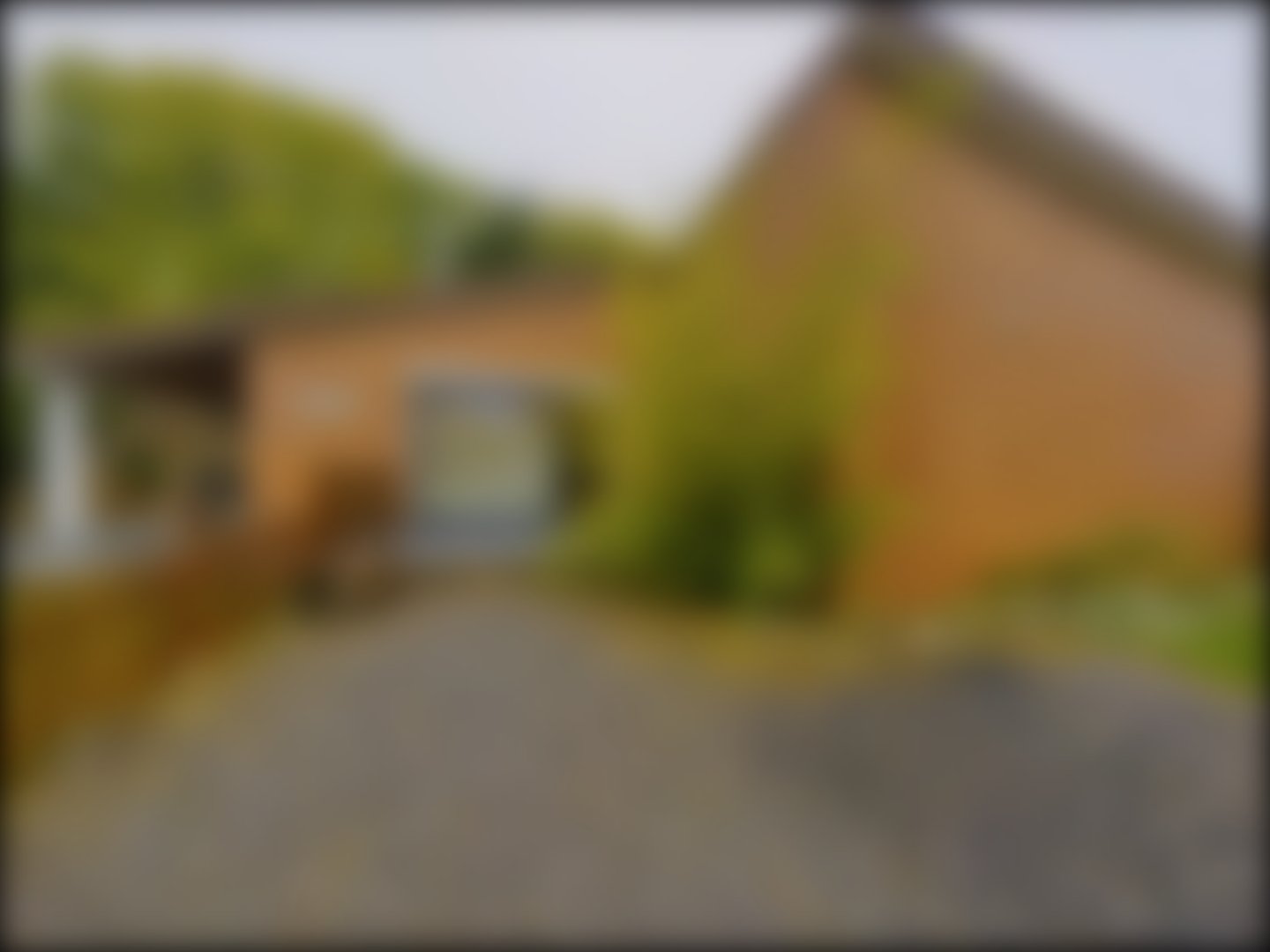 loading blurry tour image