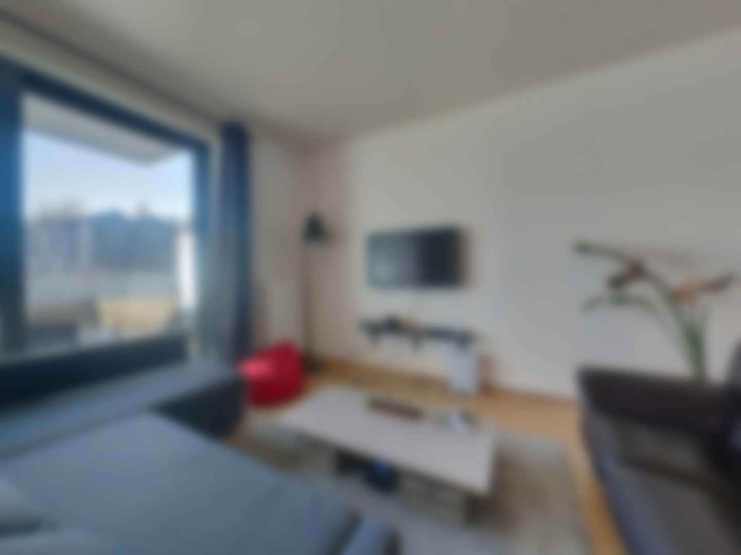 loading blurry tour image