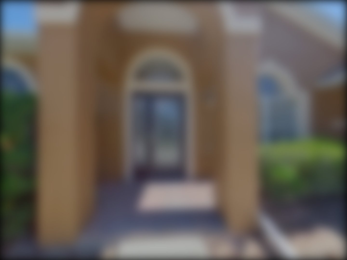 loading blurry tour image