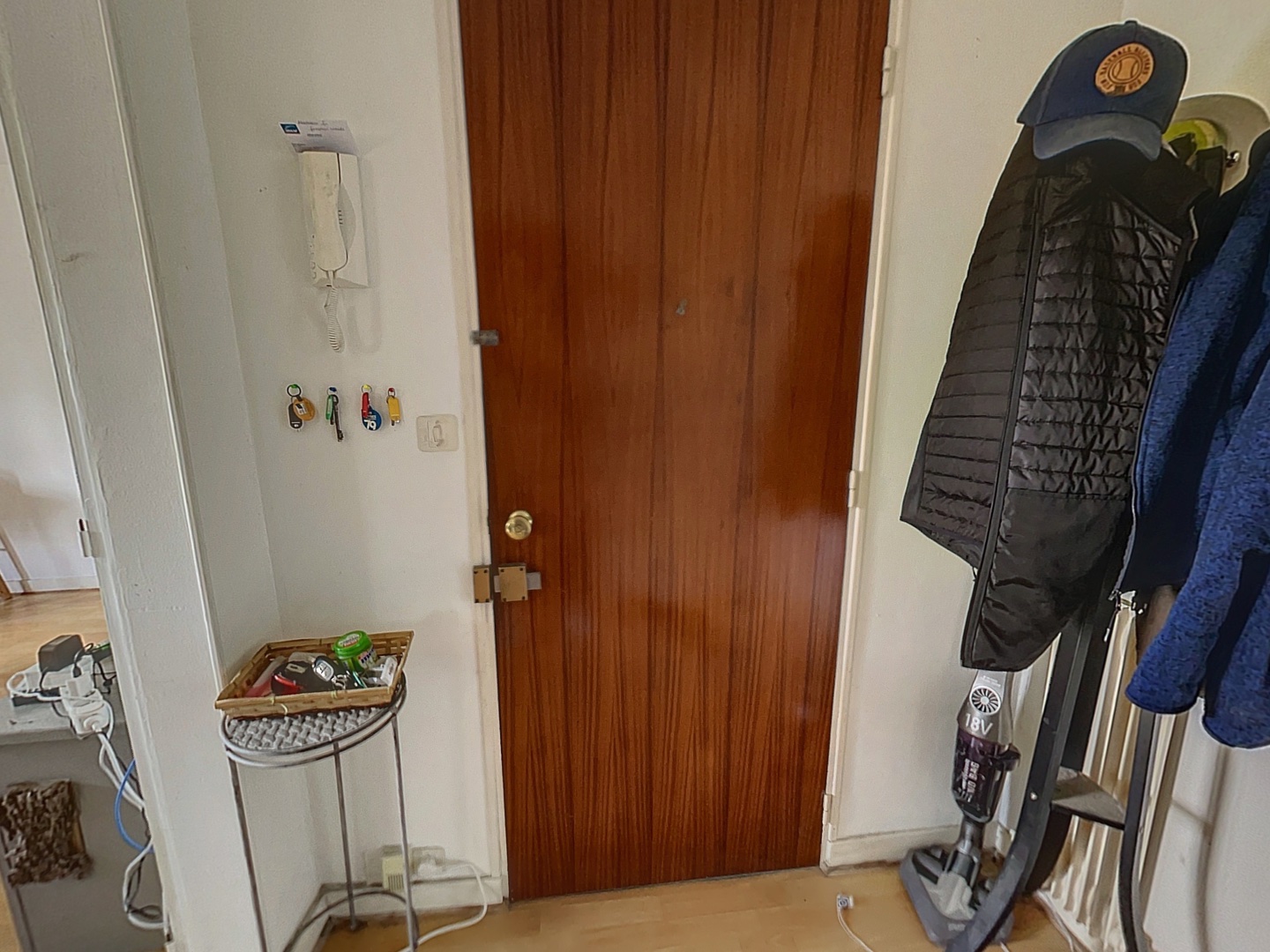 loading blurry tour image