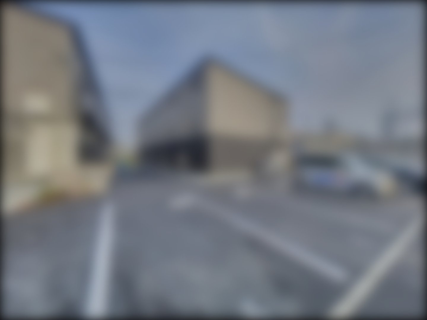 loading blurry tour image