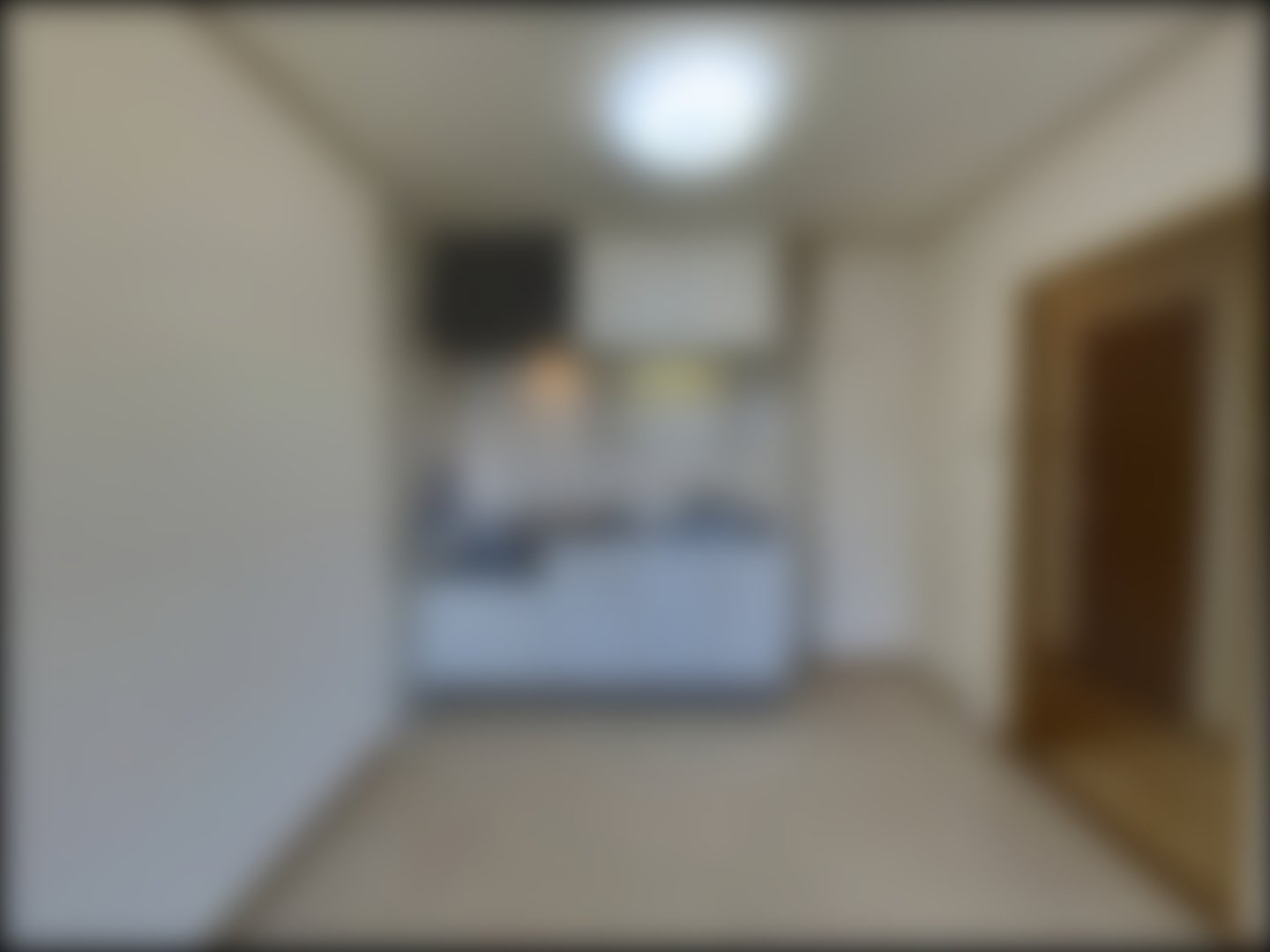 loading blurry tour image