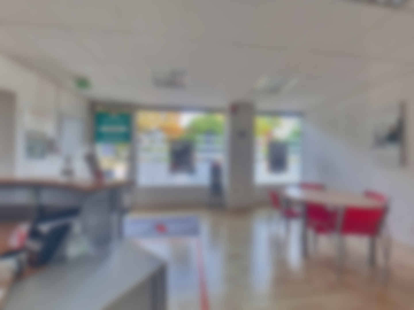 loading blurry tour image