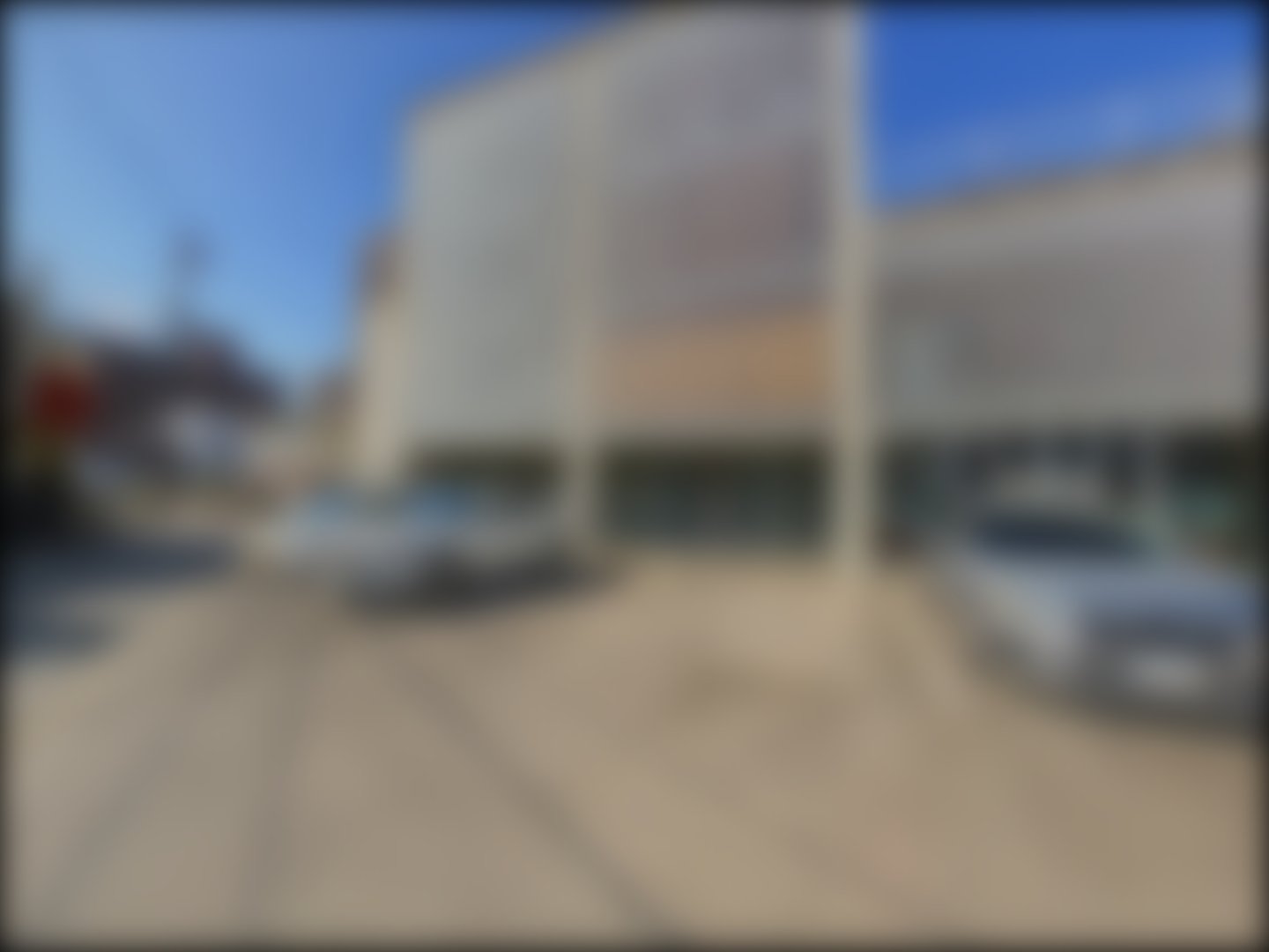 loading blurry tour image