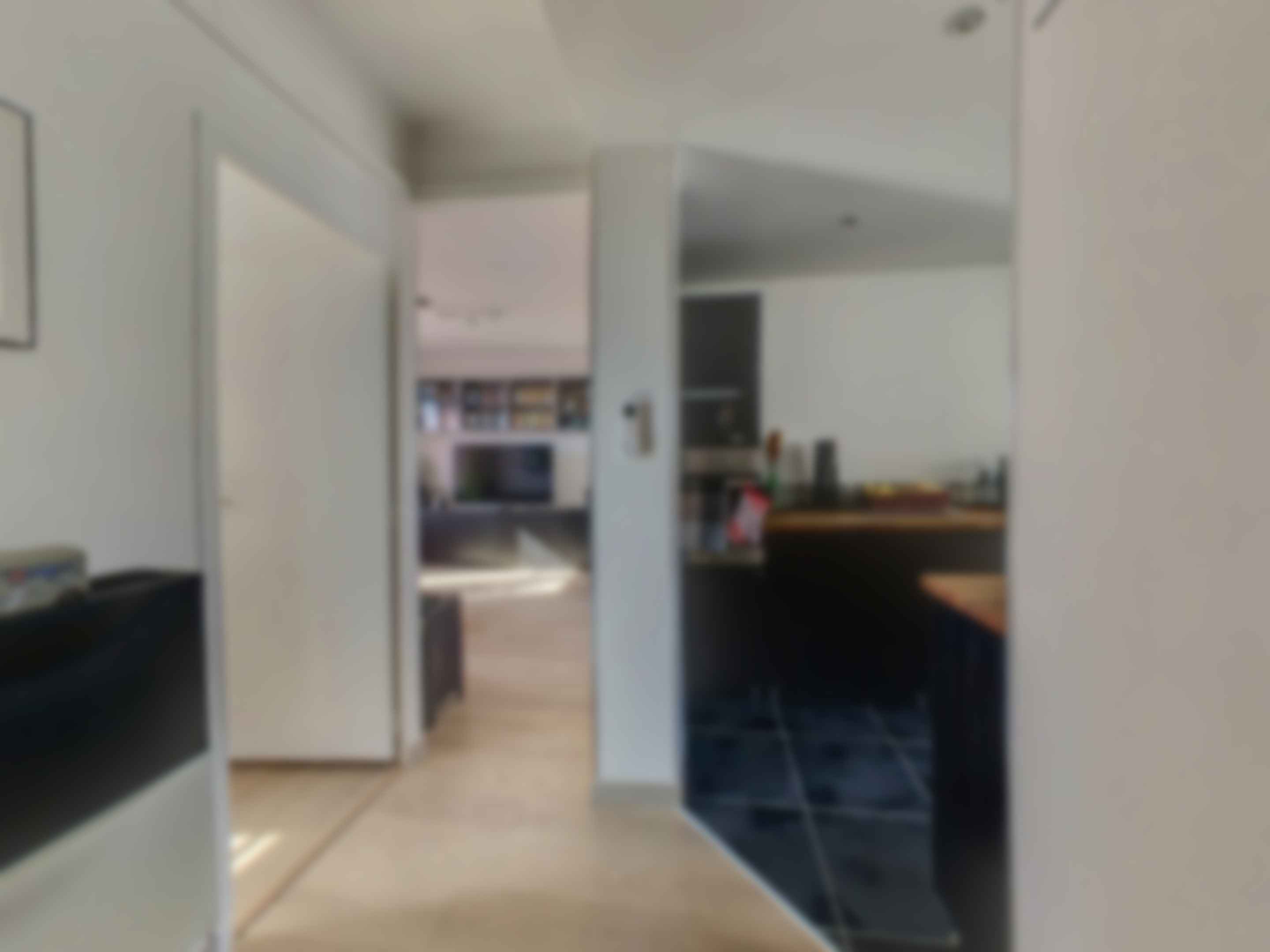 loading blurry tour image