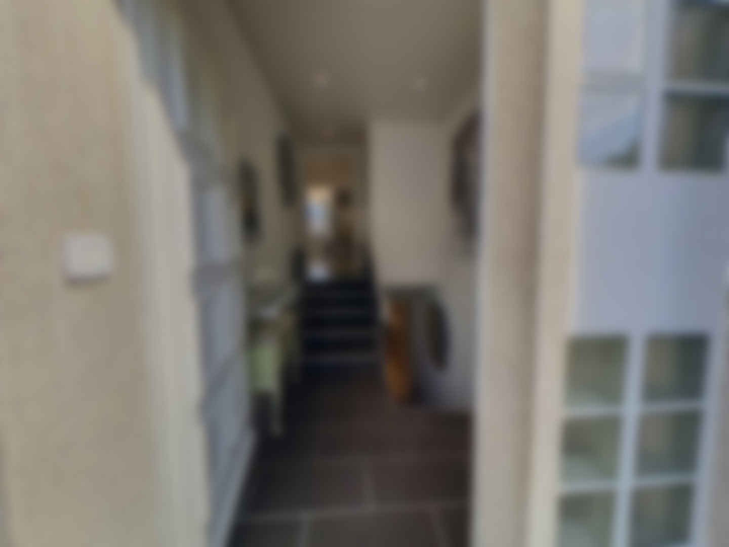 loading blurry tour image