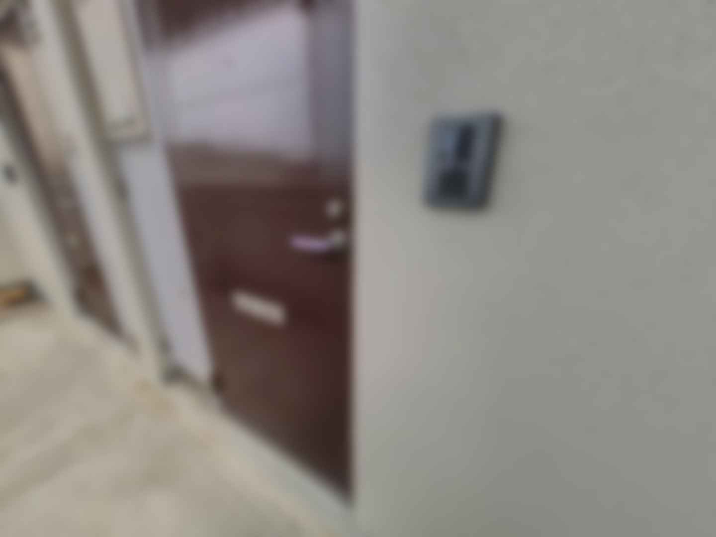 loading blurry tour image