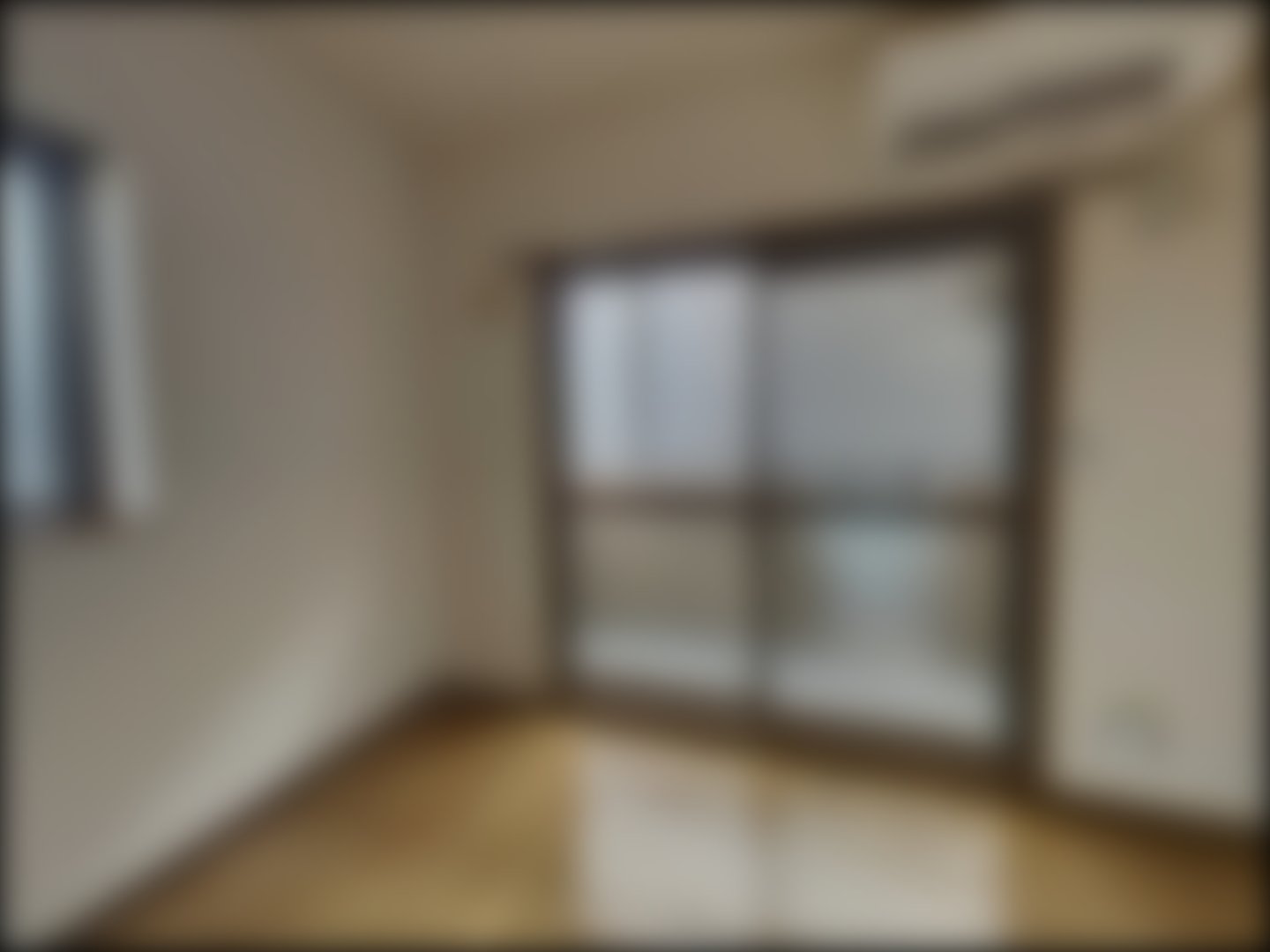 loading blurry tour image