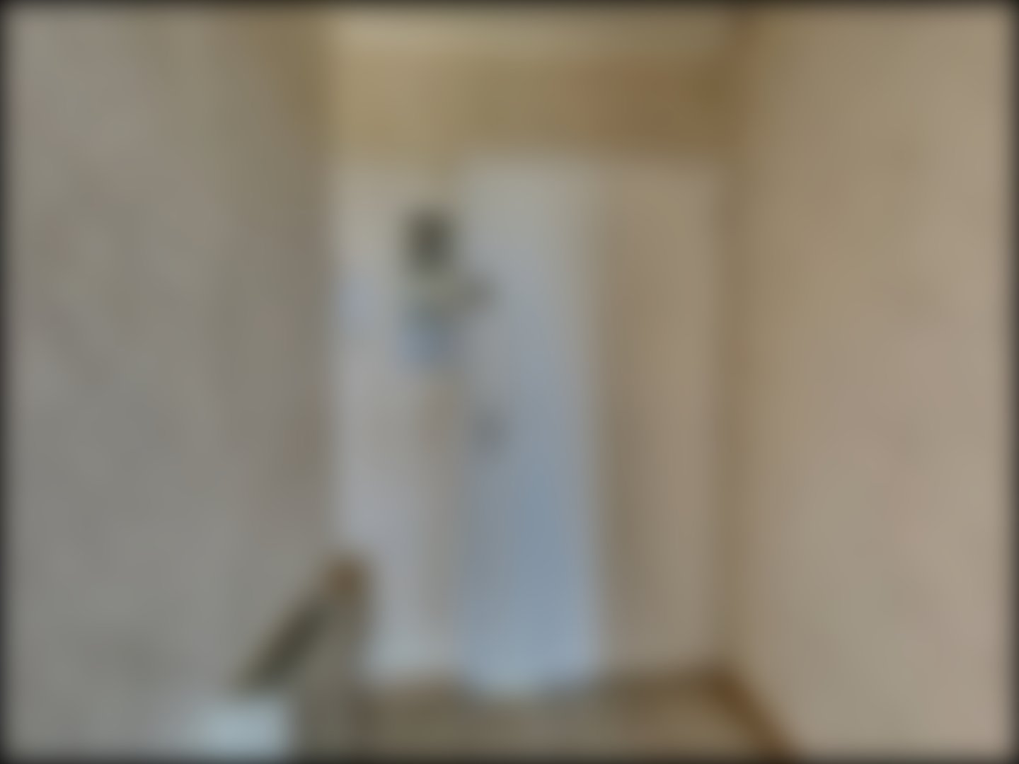 loading blurry tour image