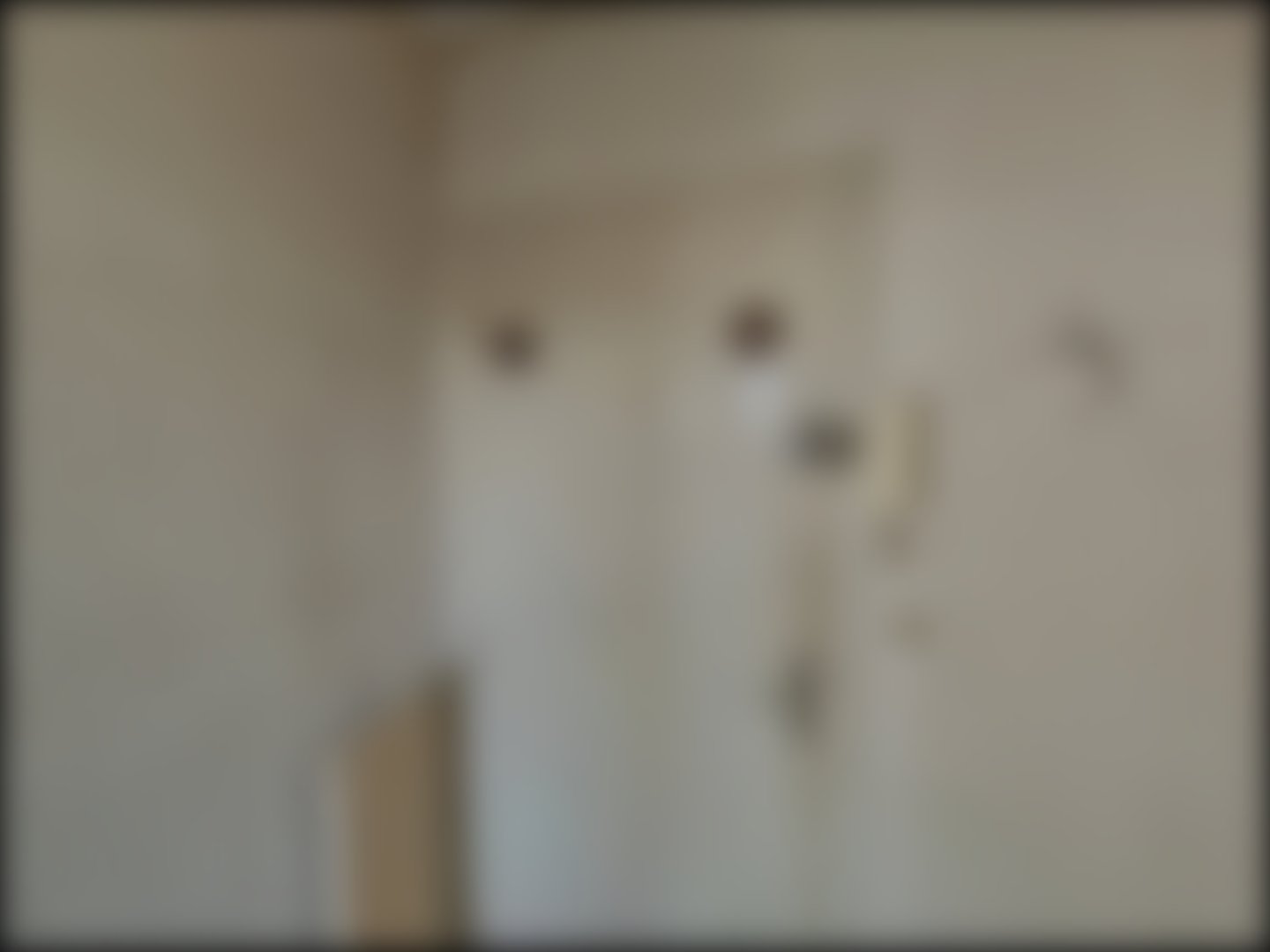 loading blurry tour image