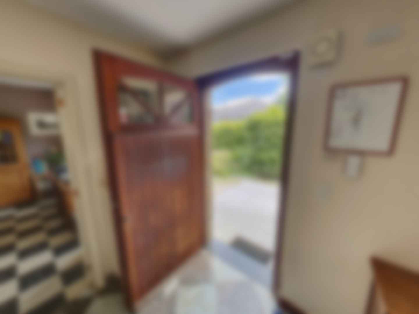 loading blurry tour image