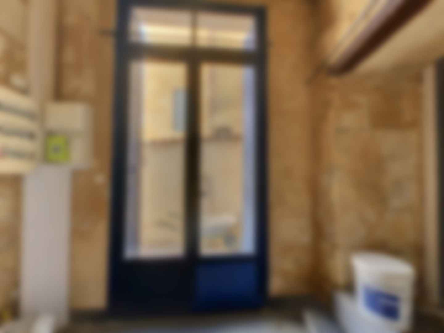 loading blurry tour image