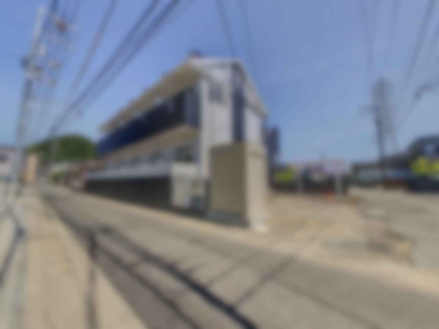 loading blurry tour image