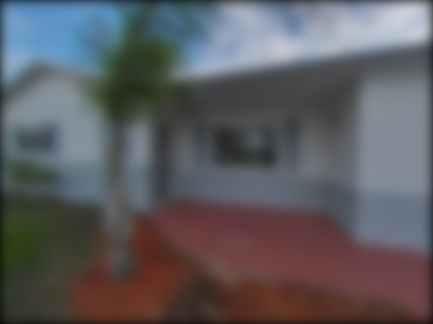 loading blurry tour image