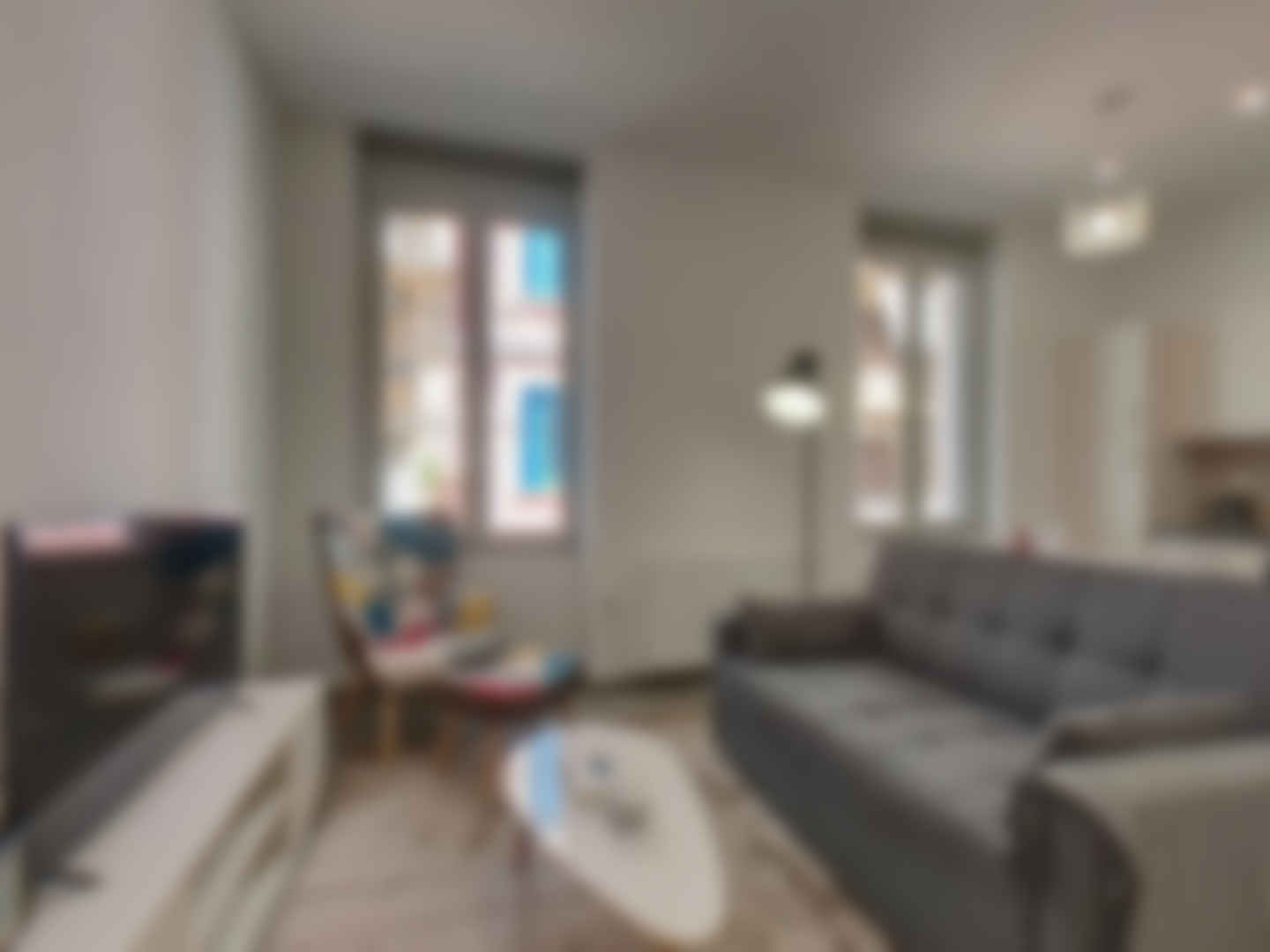 loading blurry tour image