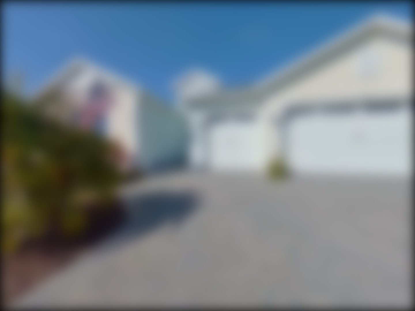 loading blurry tour image