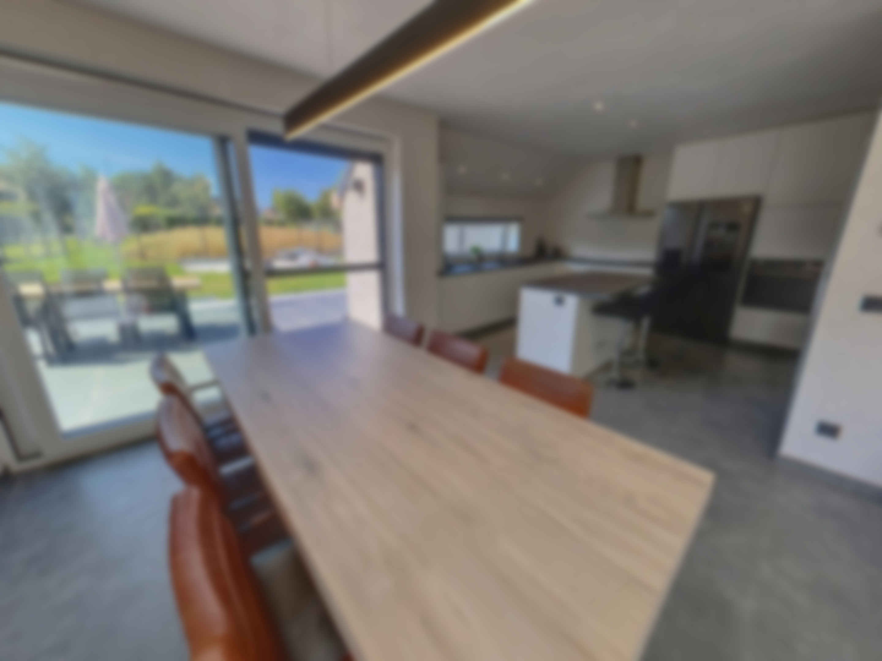 loading blurry tour image