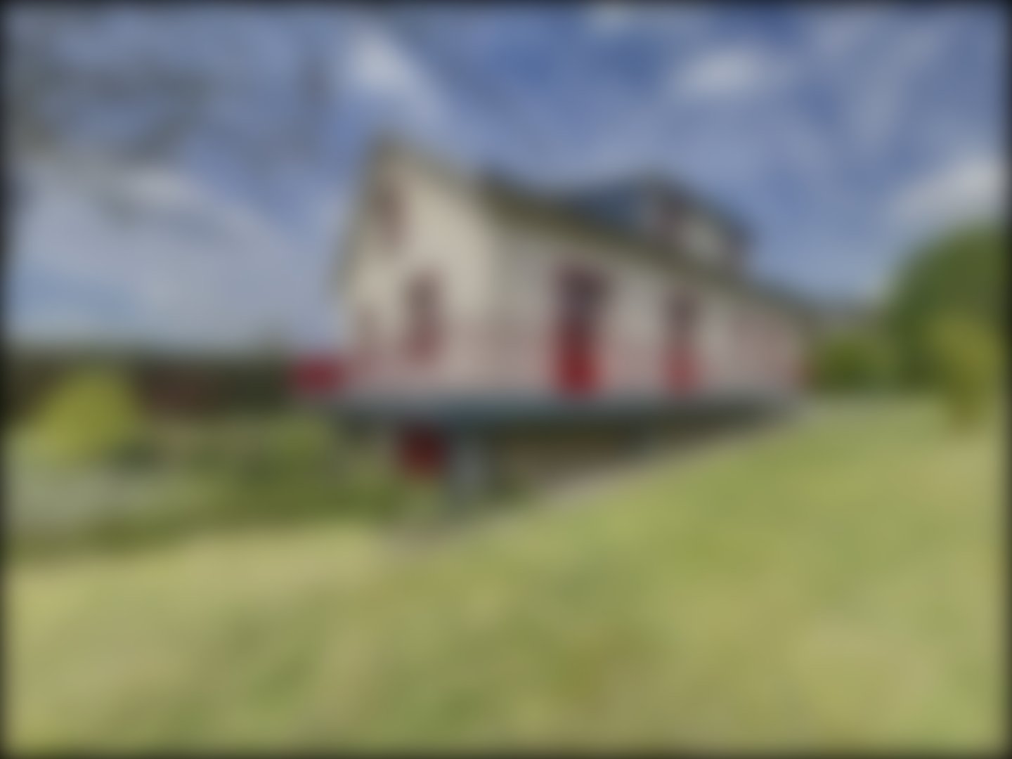 loading blurry tour image