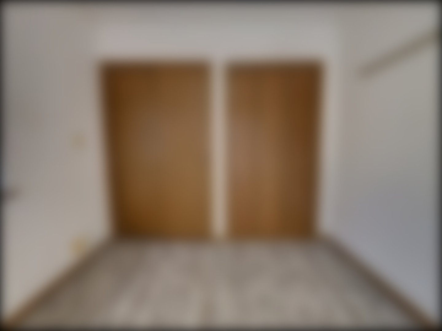 loading blurry tour image