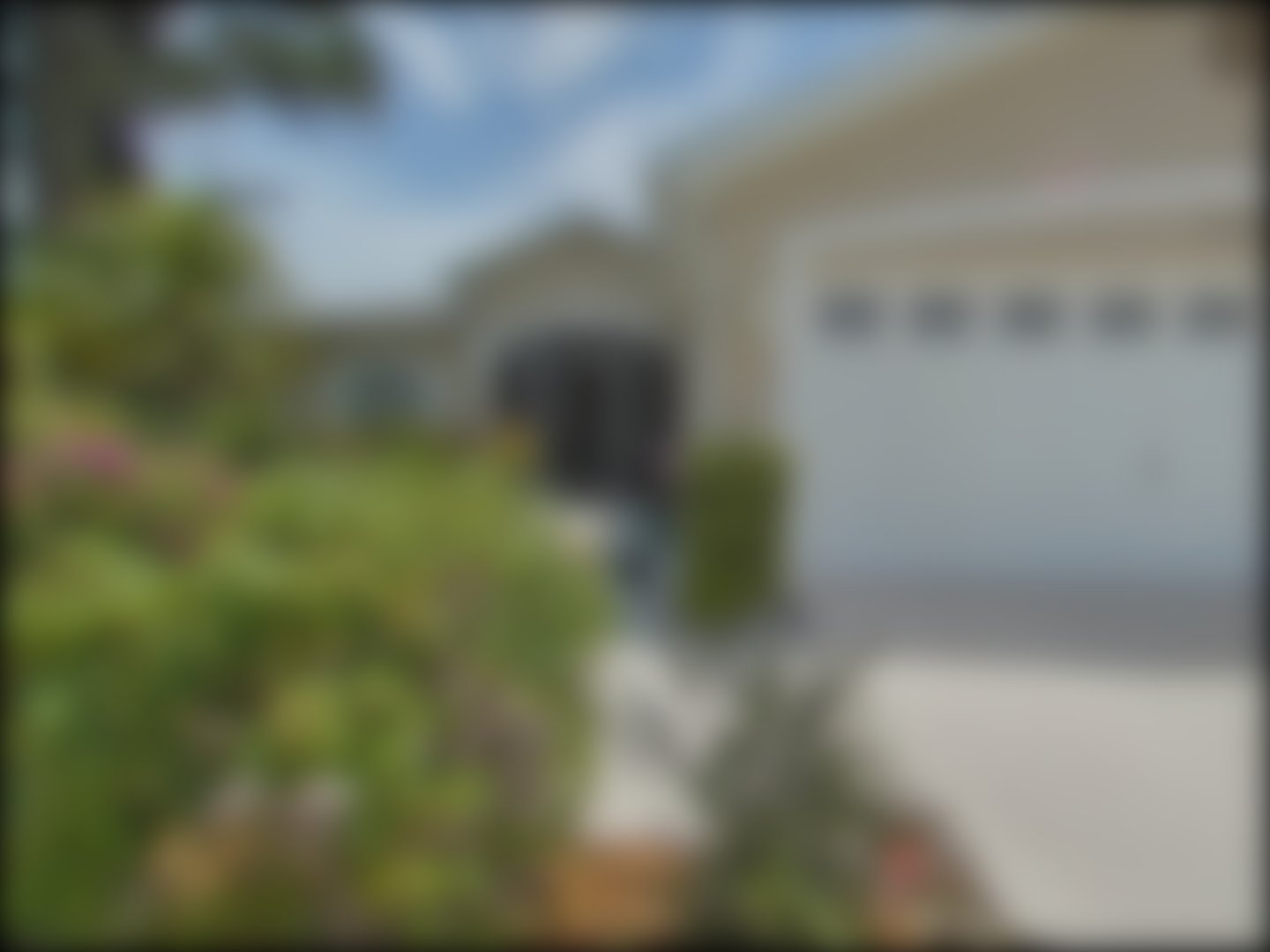 loading blurry tour image