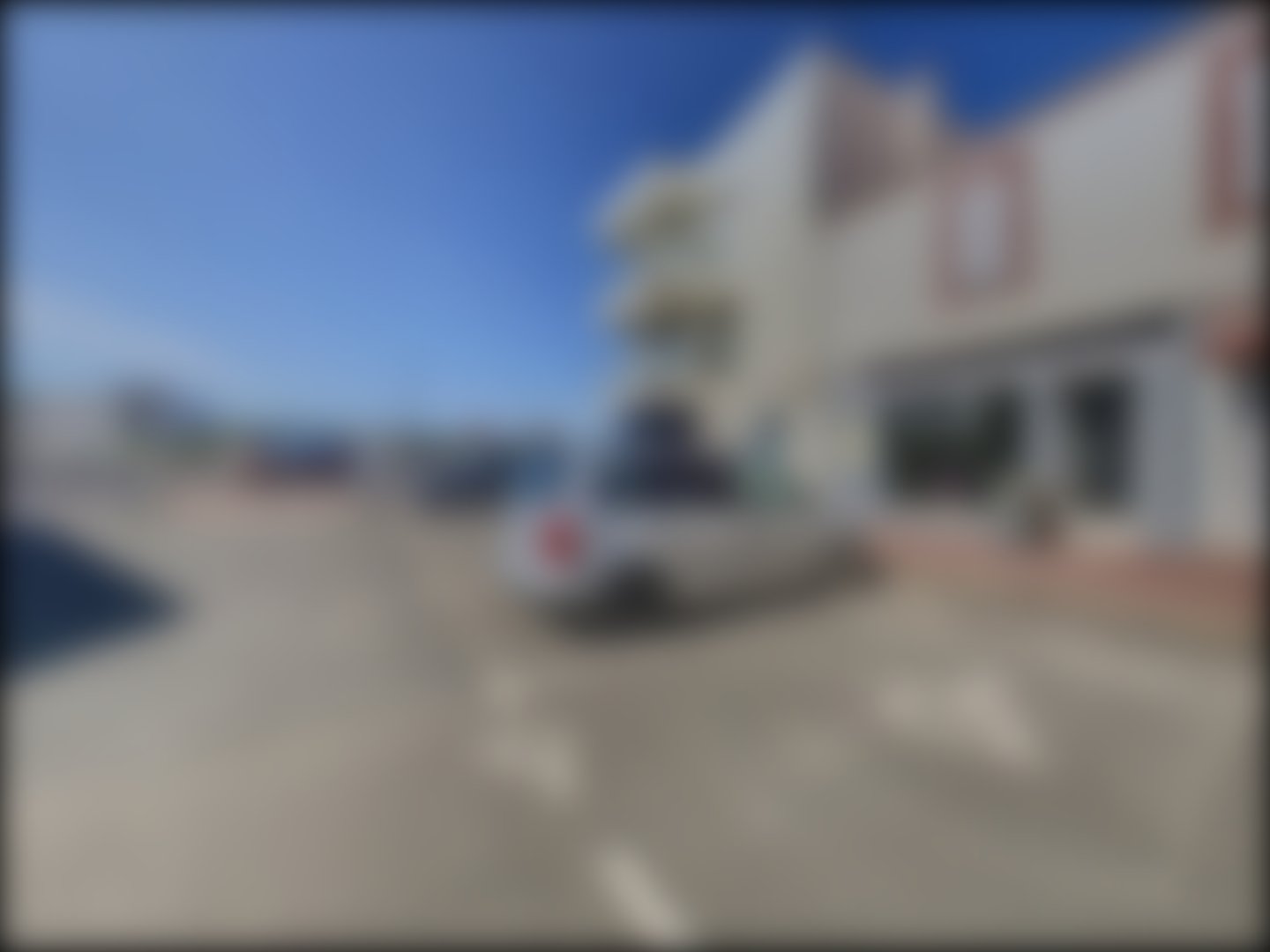 loading blurry tour image