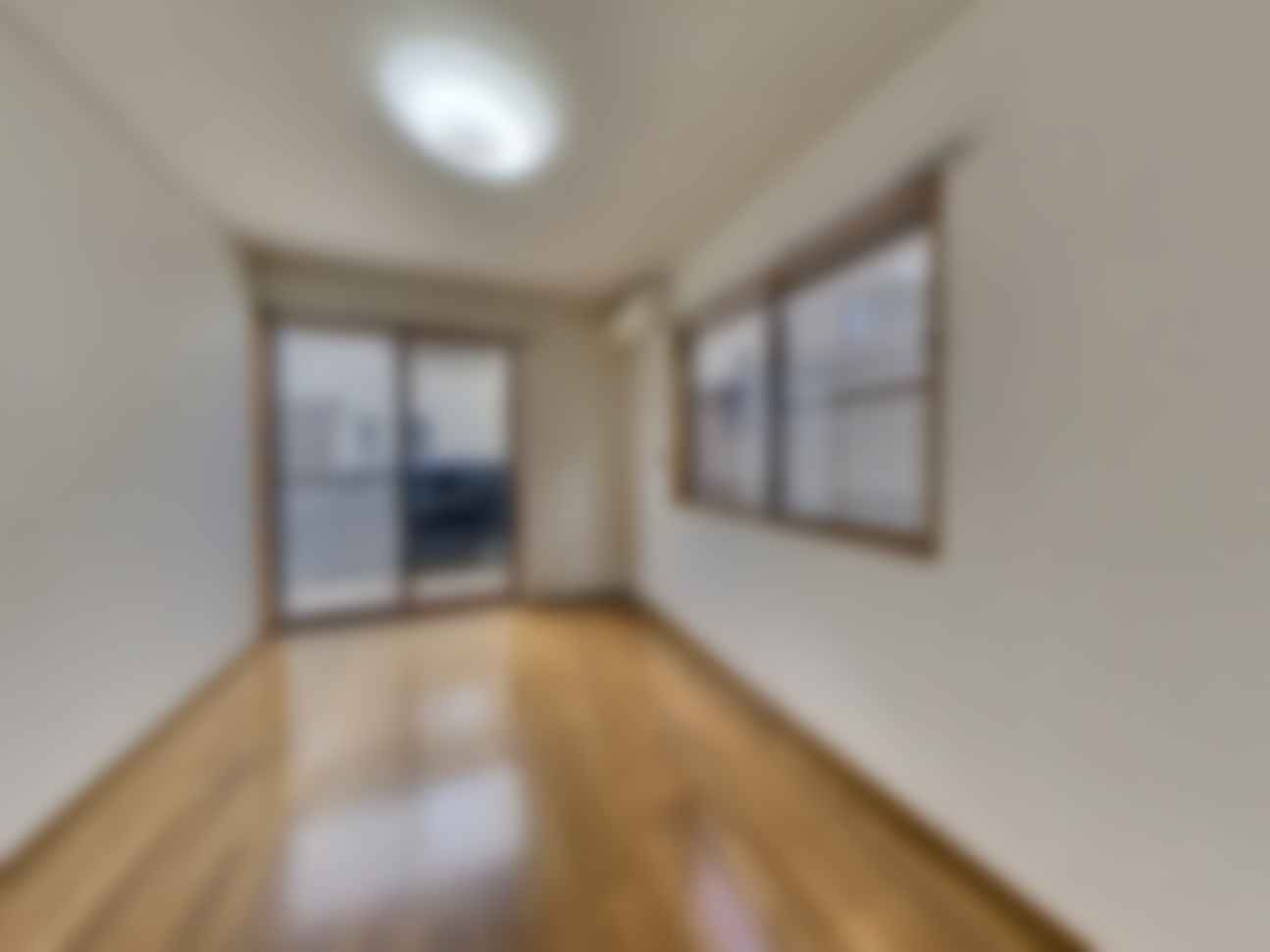 loading blurry tour image