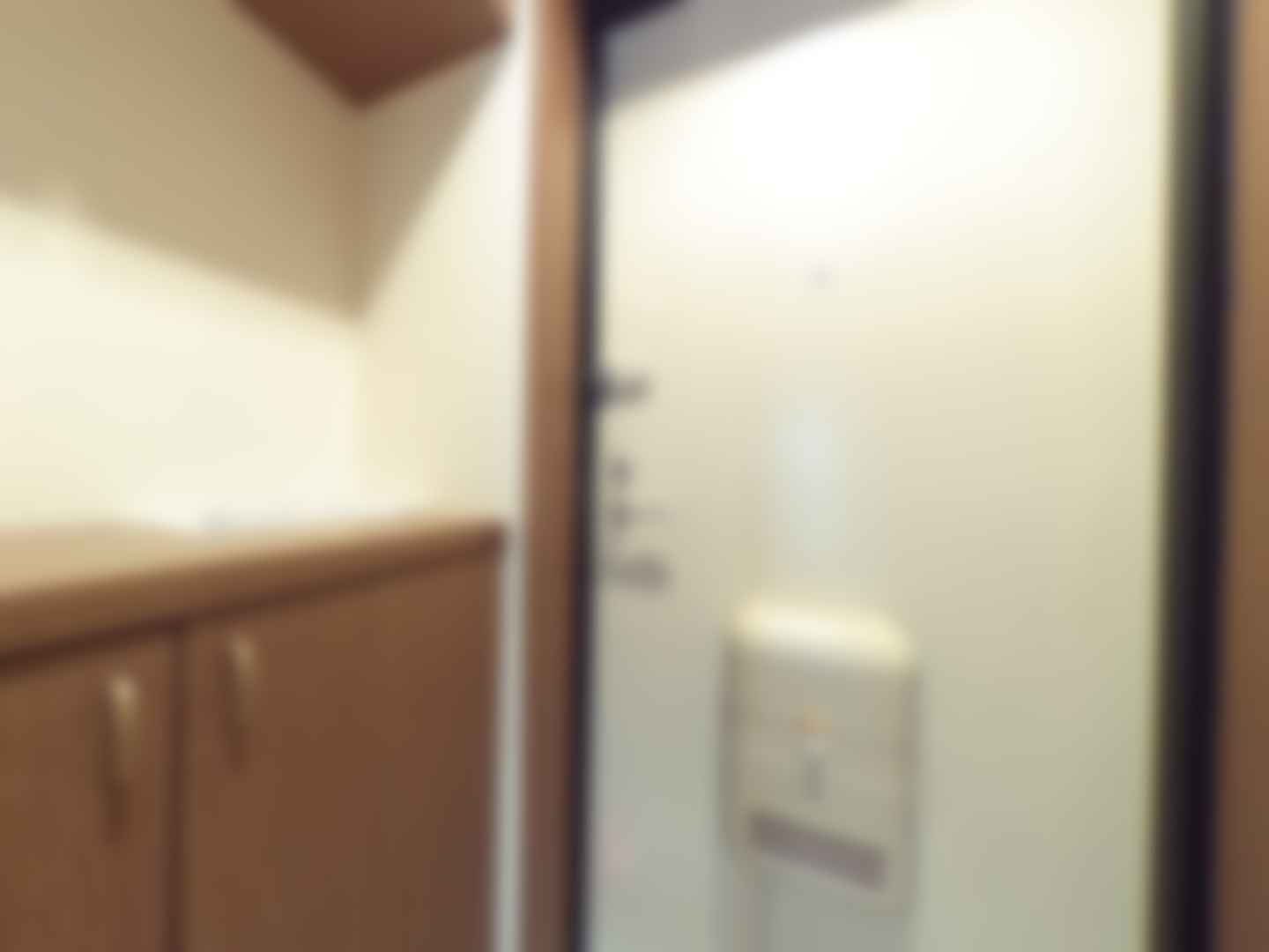 loading blurry tour image