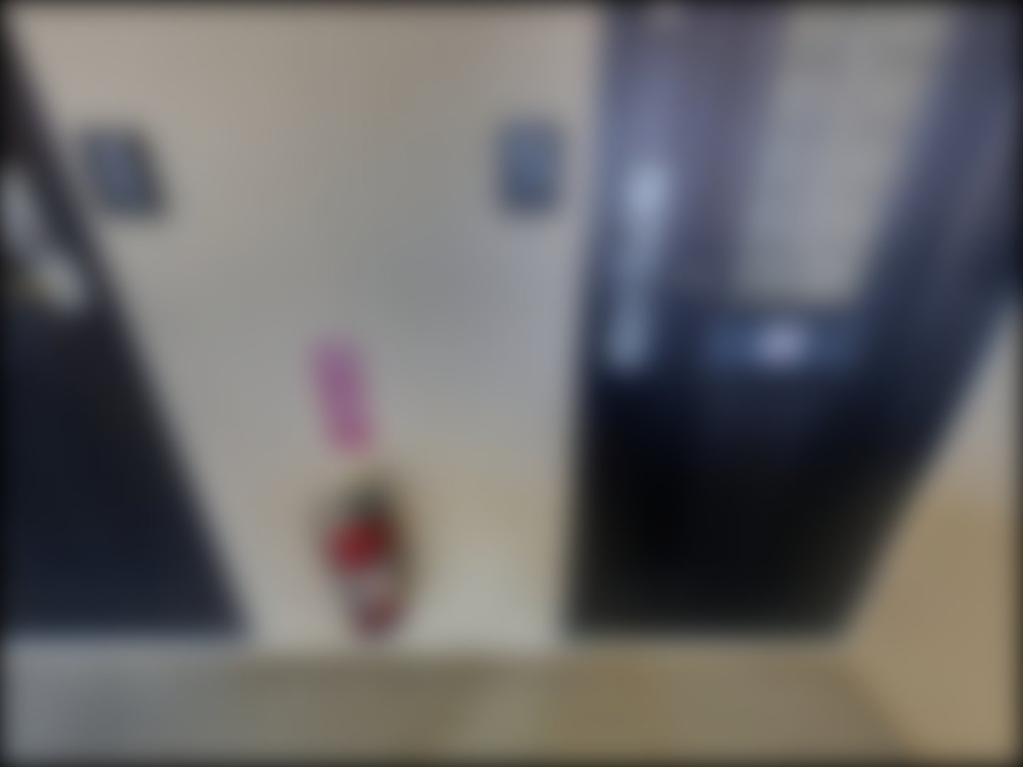 loading blurry tour image