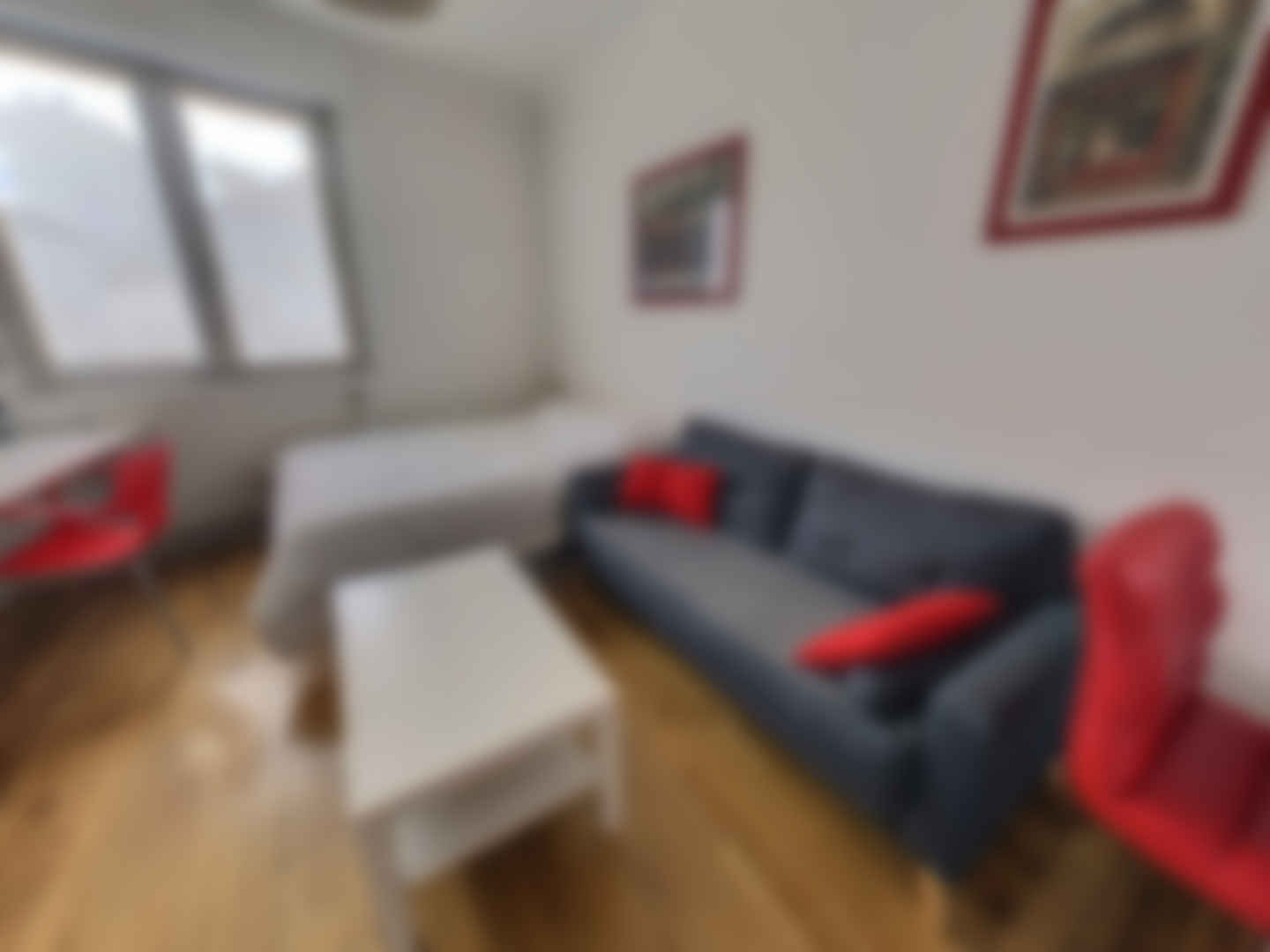 loading blurry tour image