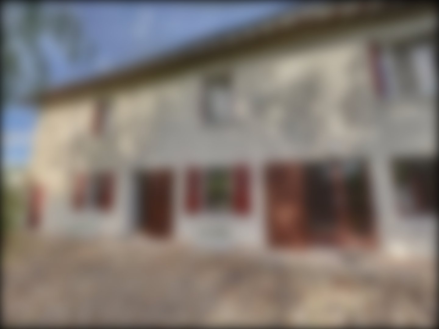 loading blurry tour image