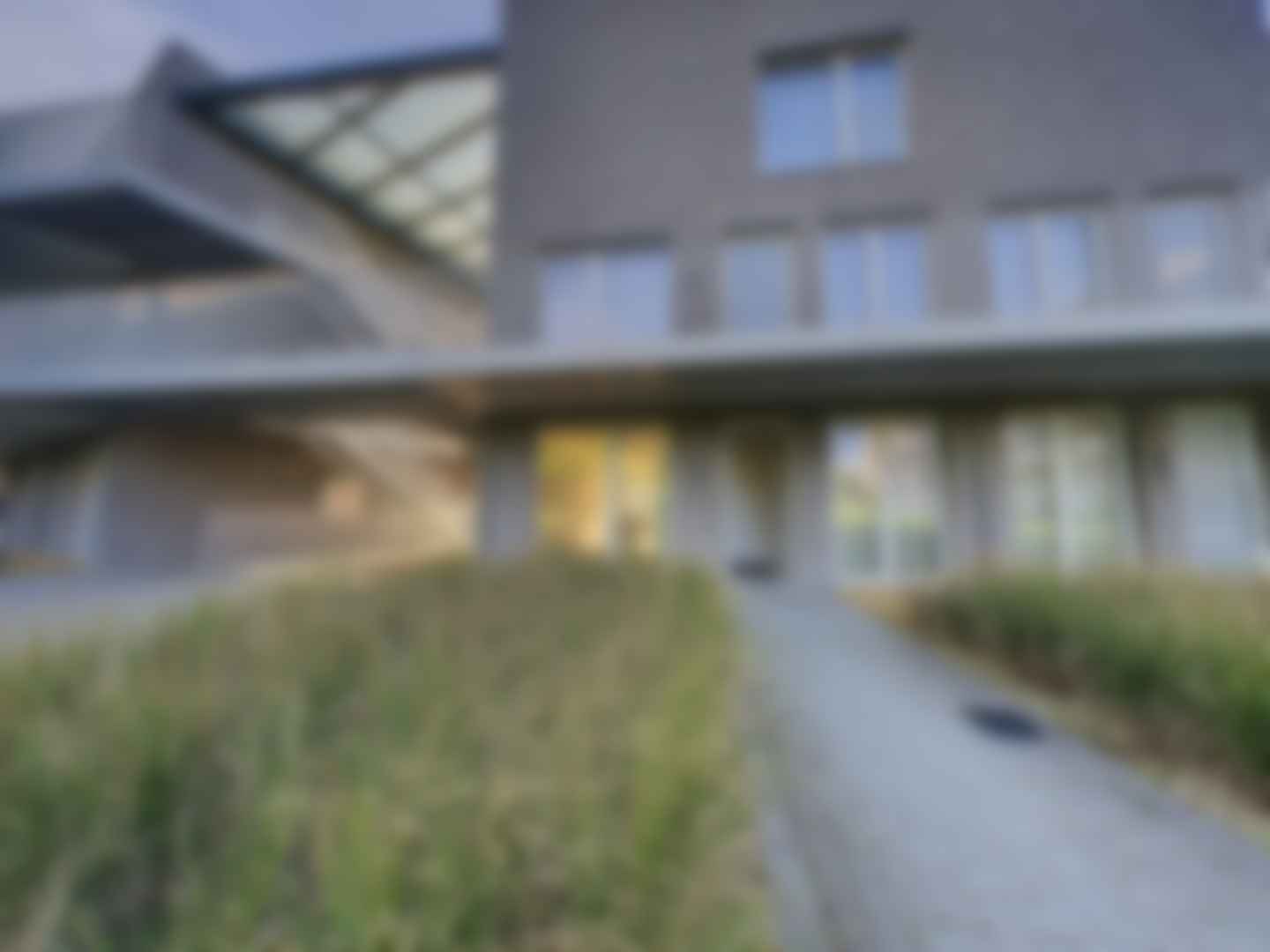 loading blurry tour image