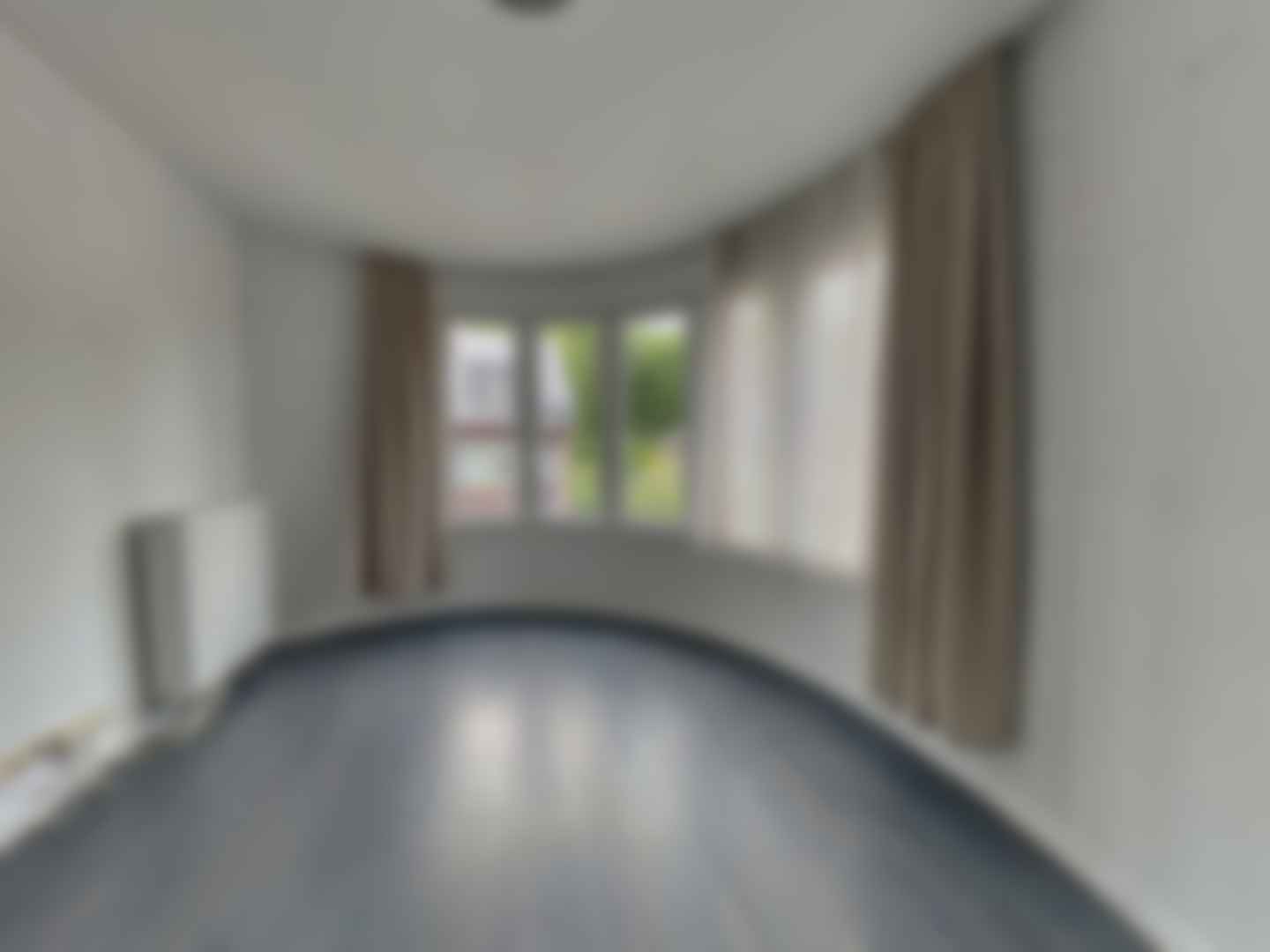 loading blurry tour image