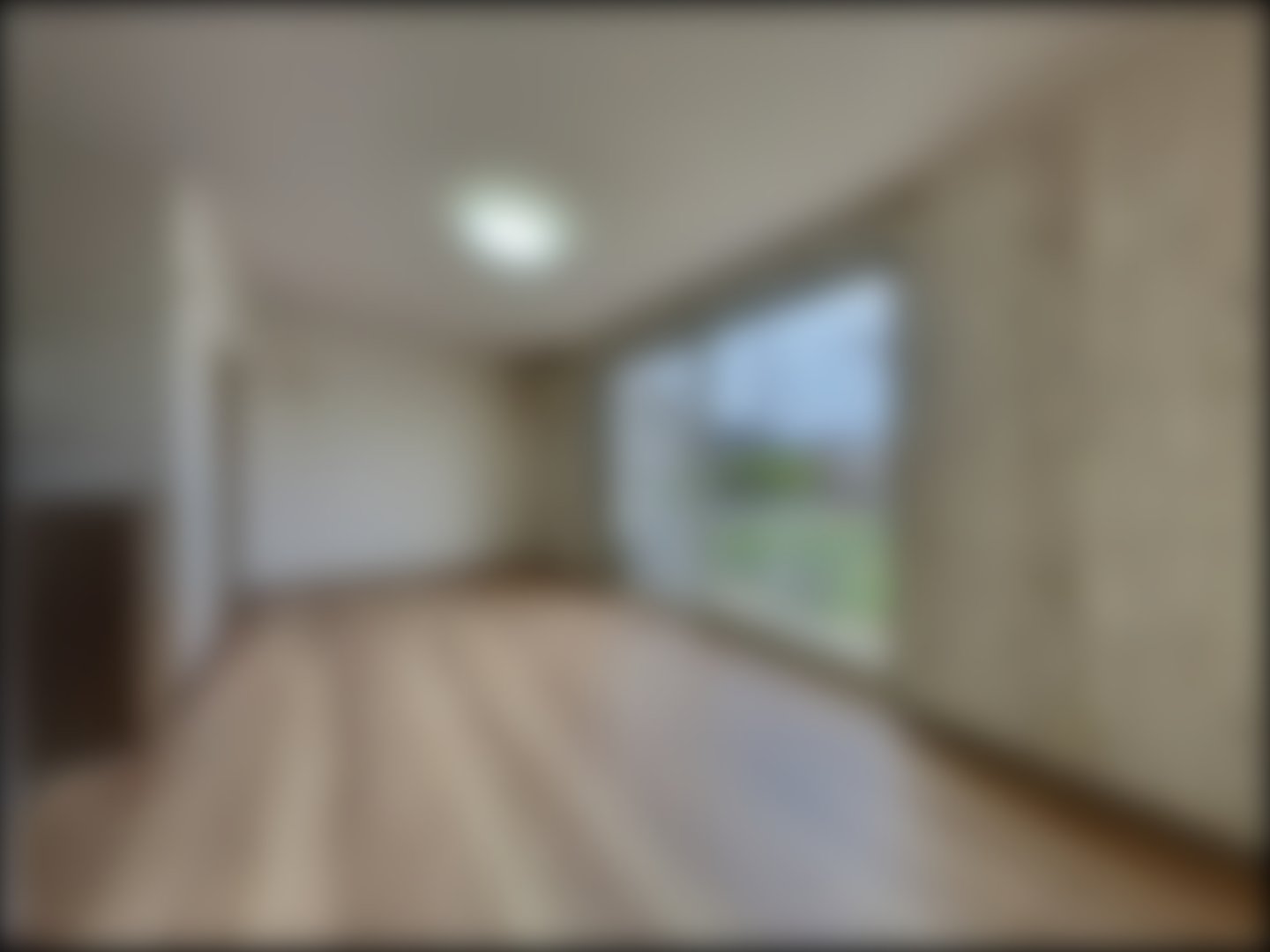 loading blurry tour image