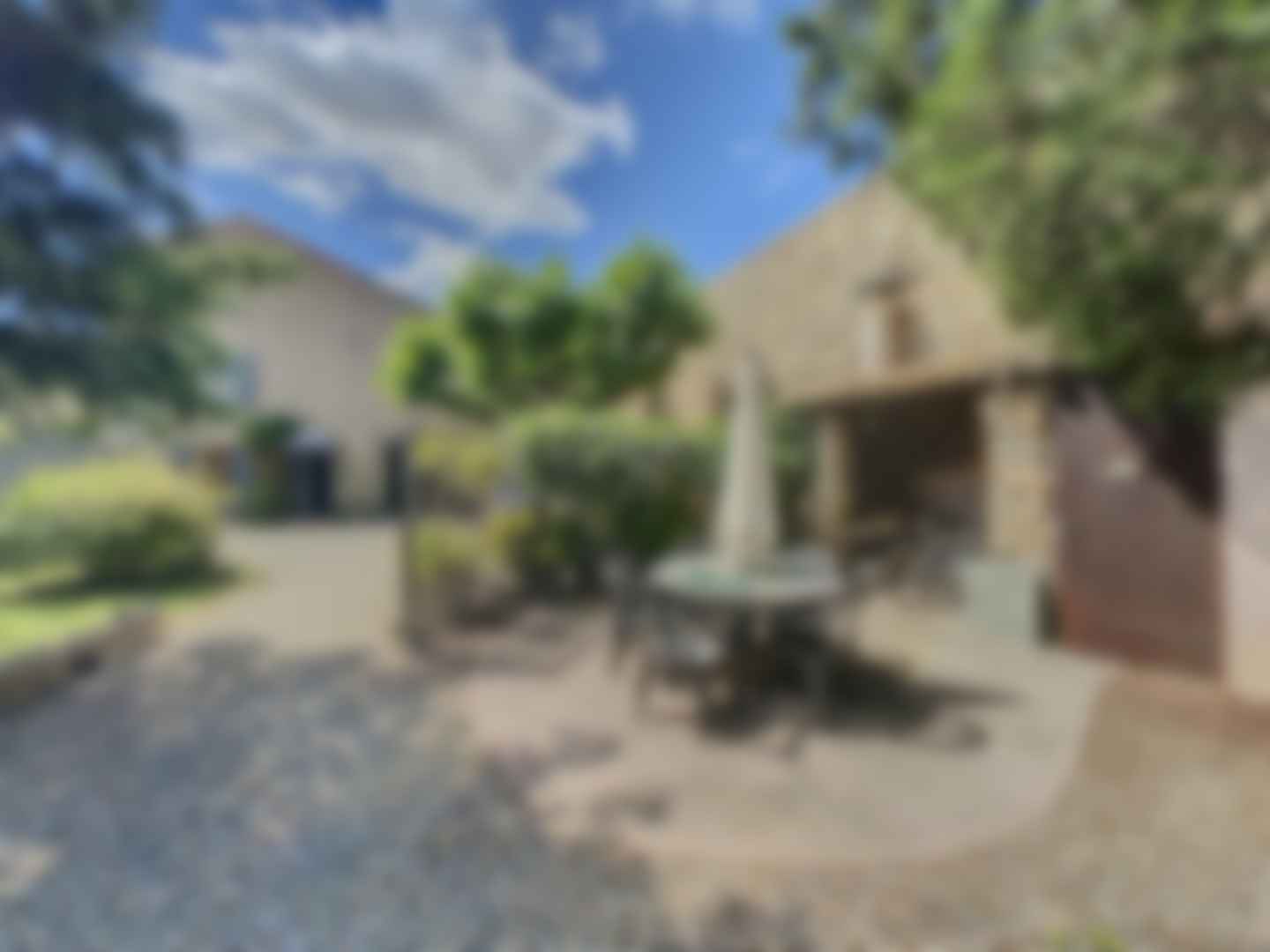 loading blurry tour image